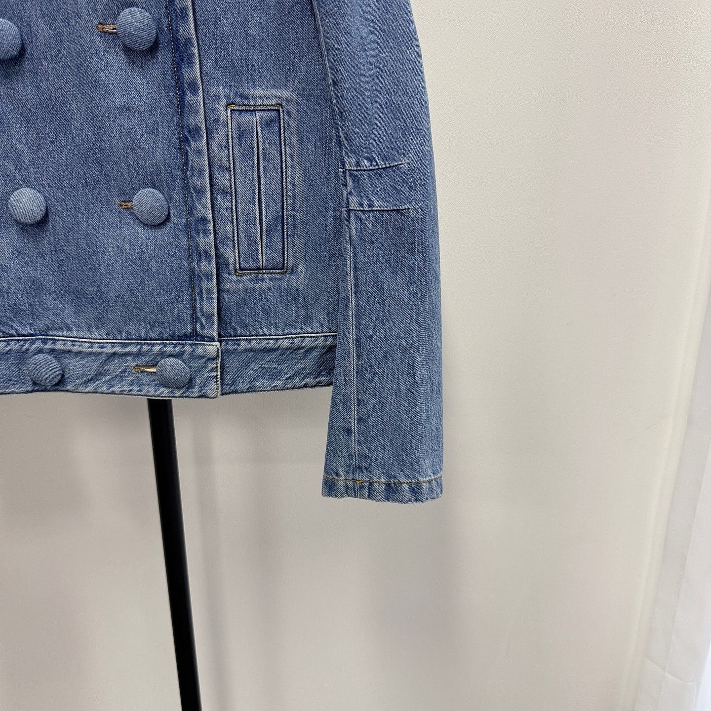 Louis Vuitton Louis Vuitton Double-Breasted Denim Jacket Size 36 Size XS / US 0-2 / IT 36-38 - 9 Thumbnail
