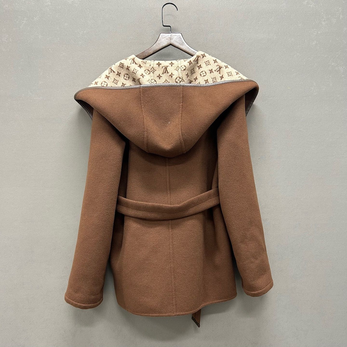 Louis Vuitton Louis Vuitton Monogram Wrap Coat Size 38 Size S / US 4 / IT 40 - 2 Thumbnail