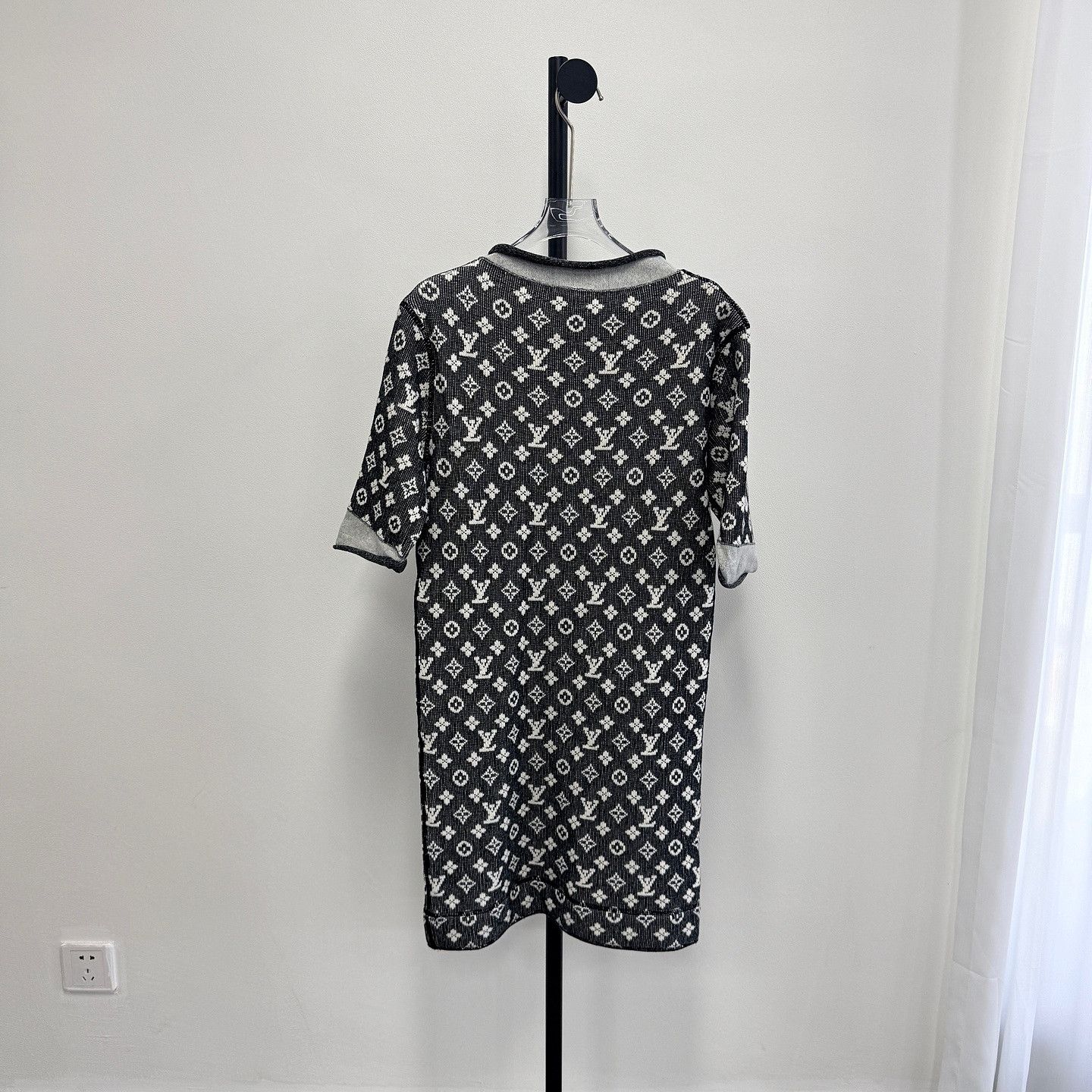 Louis Vuitton Louis Vuitton Monogram Knit Dress Size XS Size XS / US 0-2 / IT 36-38 - 2 Thumbnail