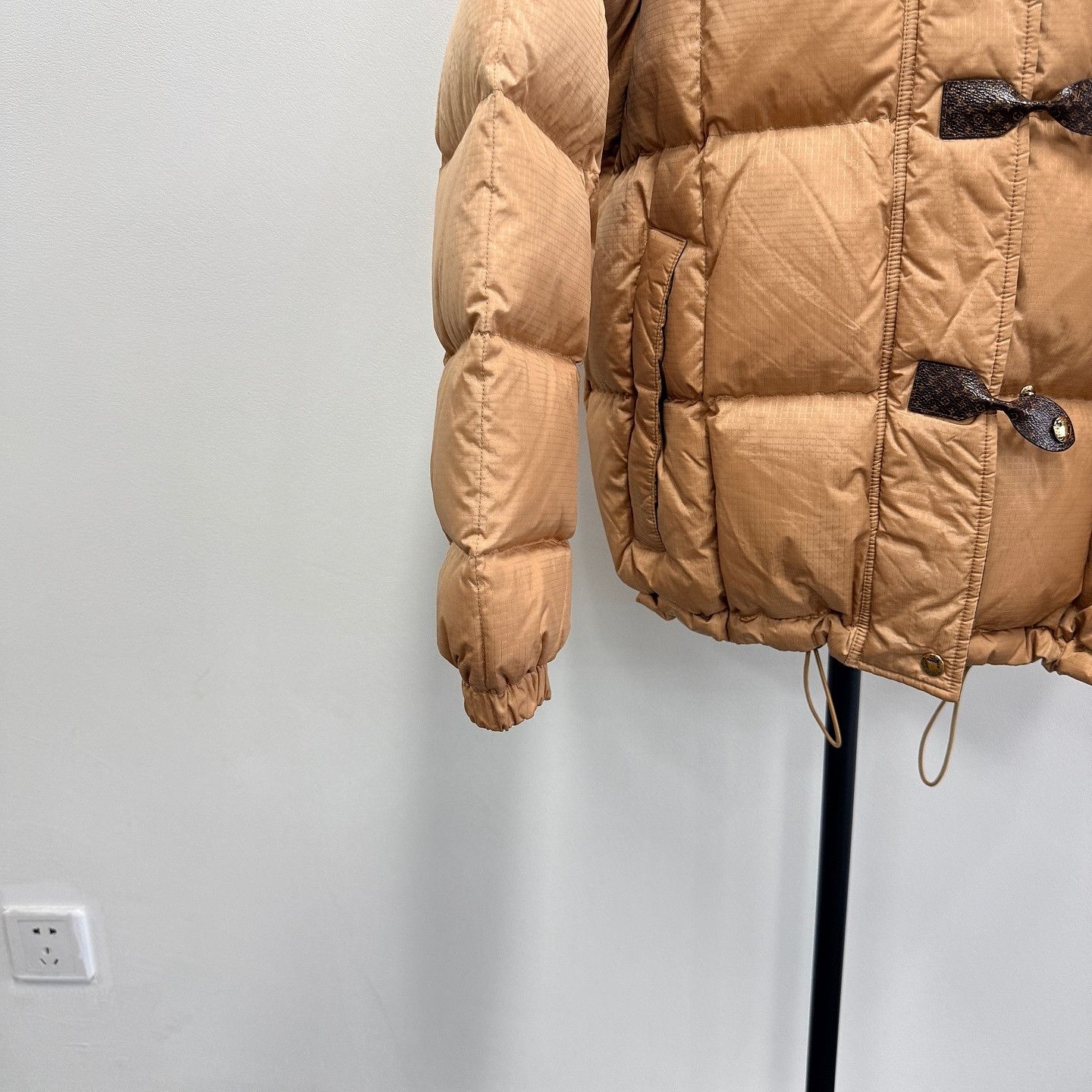 Louis Vuitton Louis Vuitton Monogram Toggle Down Jacket Size 38 Size XS / US 0-2 / IT 36-38 - 7 Thumbnail