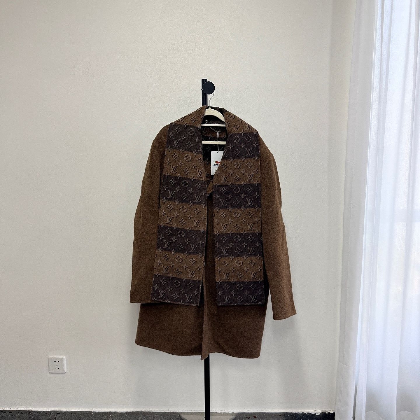 Louis Vuitton Louis Vuitton Monogram Coat Size 54 Size US L / EU 52-54 / 3 - 10 Thumbnail