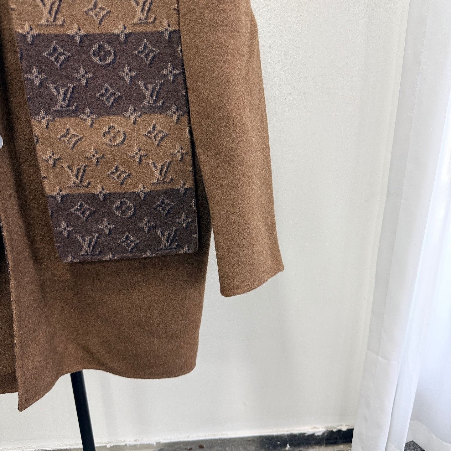 Louis Vuitton Louis Vuitton Monogram Coat Size 54 Size US L / EU 52-54 / 3 - 8 Thumbnail