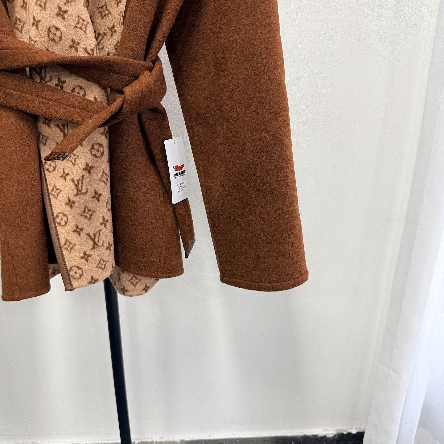 Louis Vuitton Louis Vuitton Monogram Belted Coat Size 44 Size M / US 6-8 / IT 42-44 - 8 Thumbnail