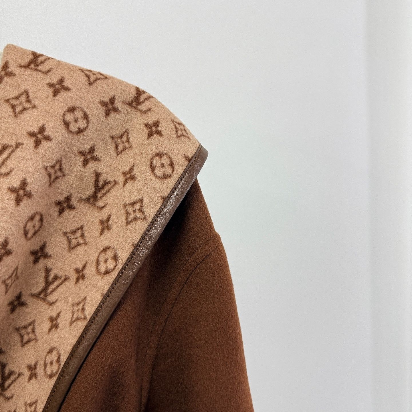 Louis Vuitton Louis Vuitton Monogram Belted Coat Size 44 Size M / US 6-8 / IT 42-44 - 6 Thumbnail