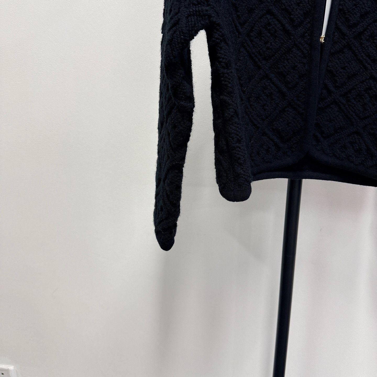 Louis Vuitton Louis Vuitton Quilted Zip Up Cardigan Size XS Size XS / US 0-2 / IT 36-38 - 7 Thumbnail