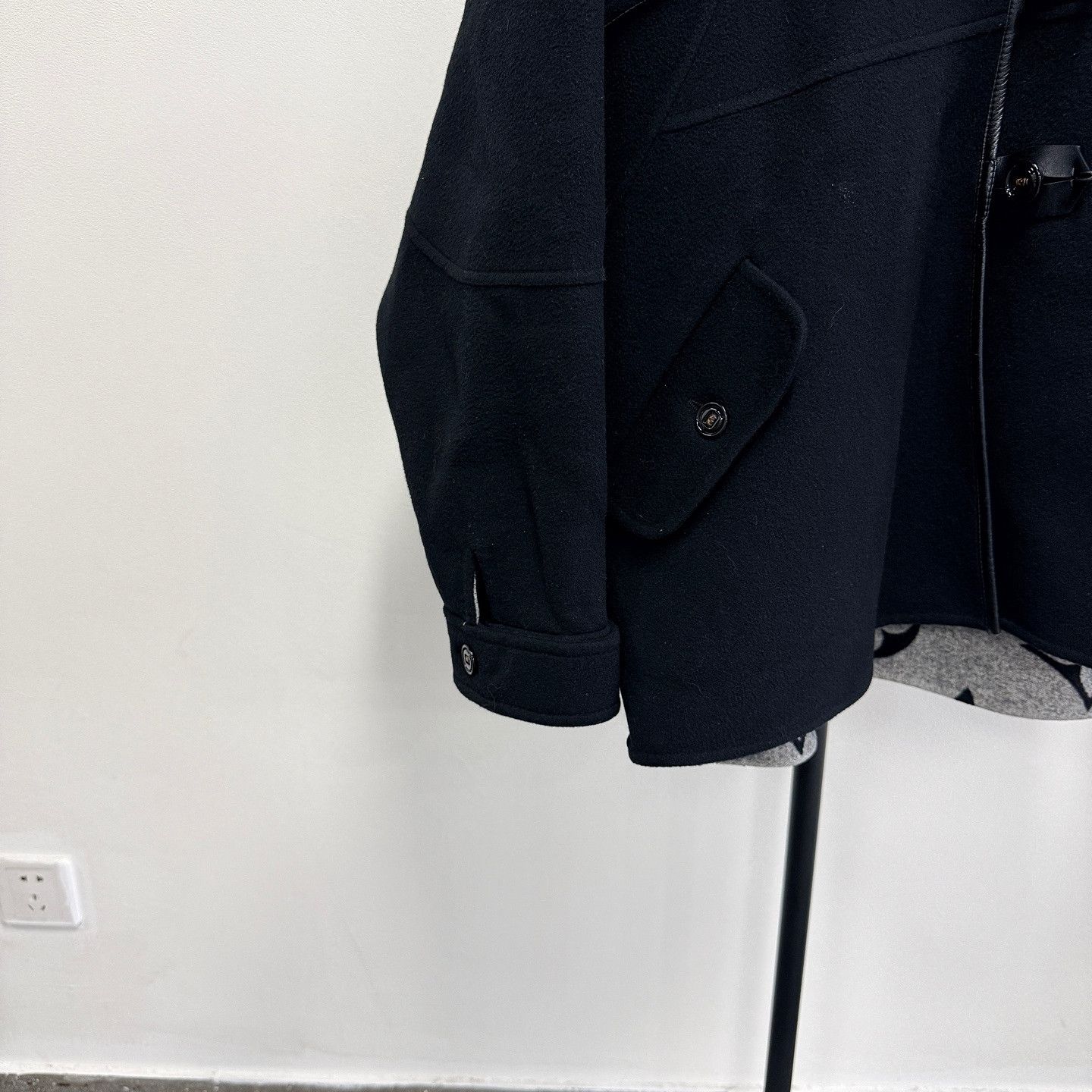 Louis Vuitton Louis Vuitton Monogram Reversible Coat Size 44 Size L / US 10 / IT 46 - 7 Thumbnail