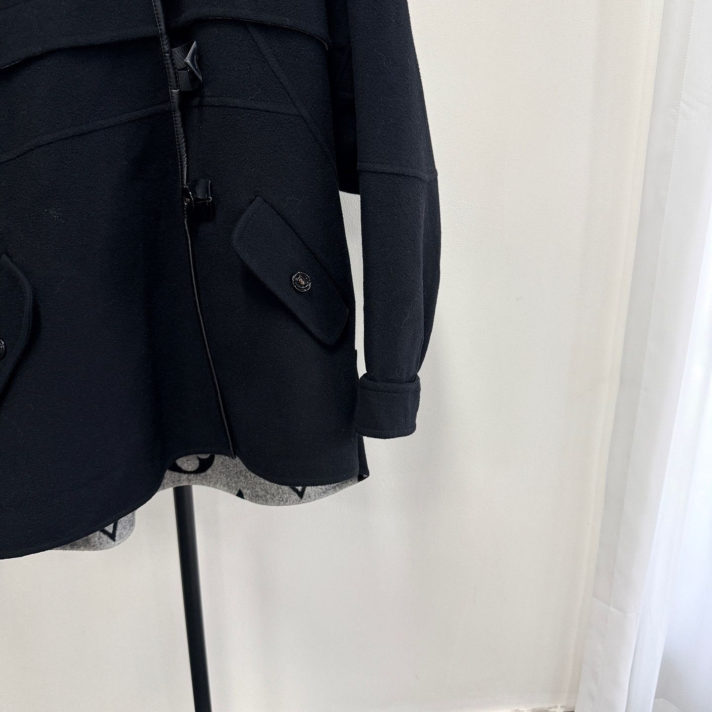 Louis Vuitton Louis Vuitton Monogram Reversible Coat Size 44 Size L / US 10 / IT 46 - 8 Thumbnail