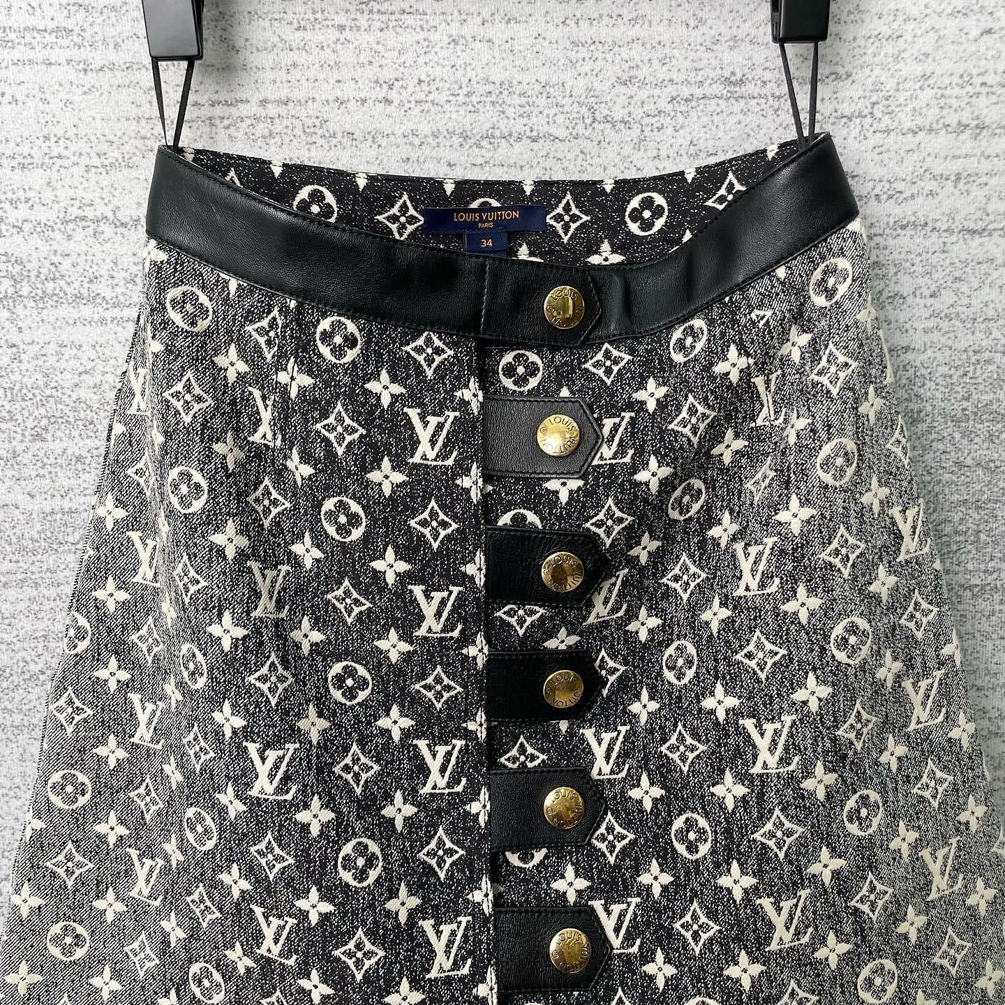 Louis Vuitton Louis Vuitton Monogram Jacquard Mini Skirt Size 34 Size 25" / US 0 / IT 36 - 6 Thumbnail