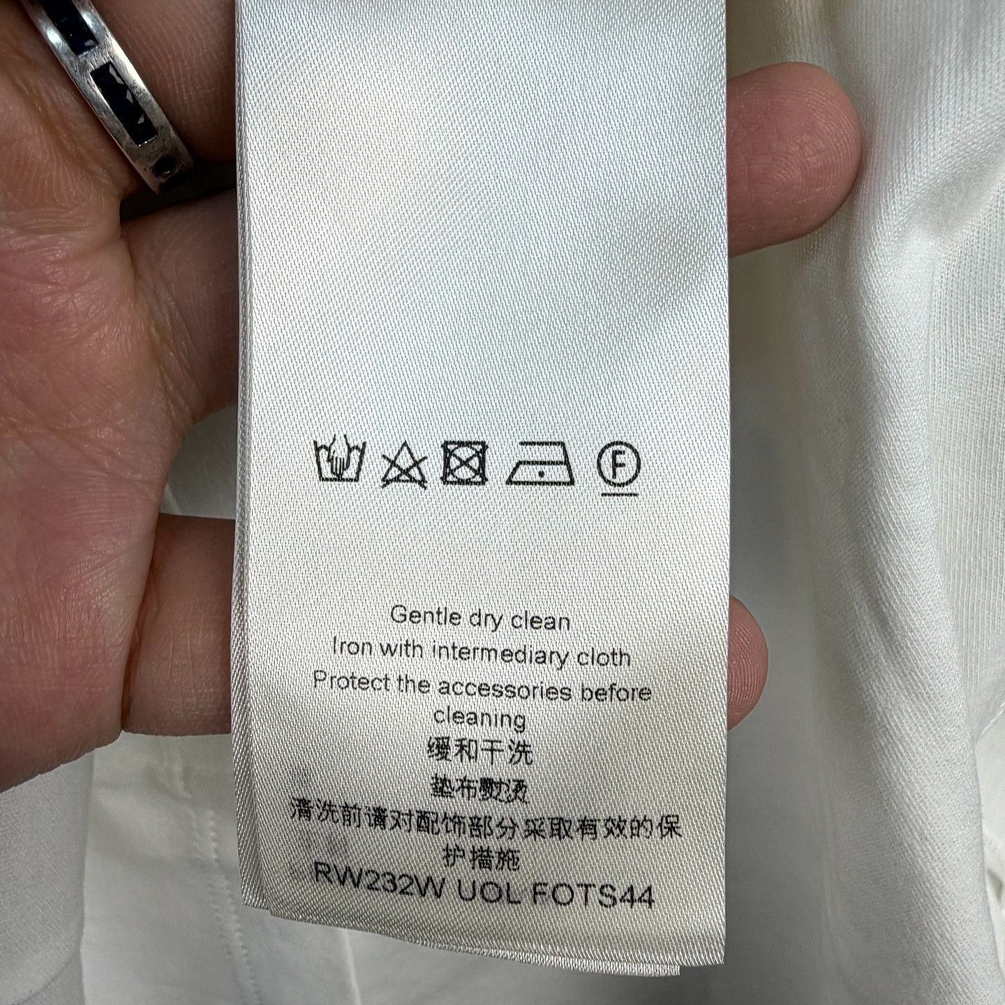 Louis Vuitton Louis Vuitton Chain Detail T-Shirt Size M Size M / US 6-8 / IT 42-44 - 4 Thumbnail