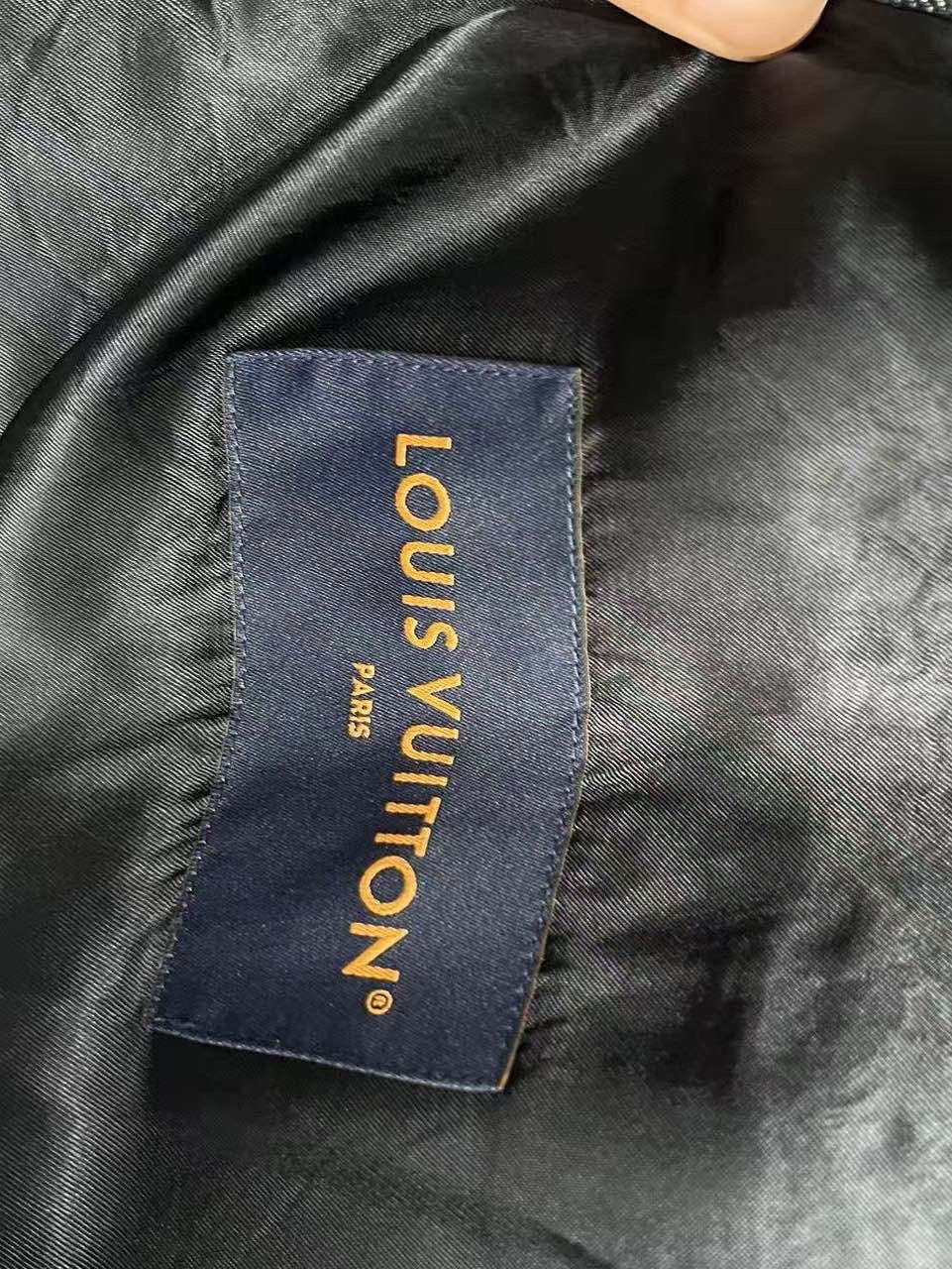 Louis Vuitton Louis Vuitton Textured Monogram Hooded Jacket US M Size US M / EU 48-50 / 2 - 3 Thumbnail