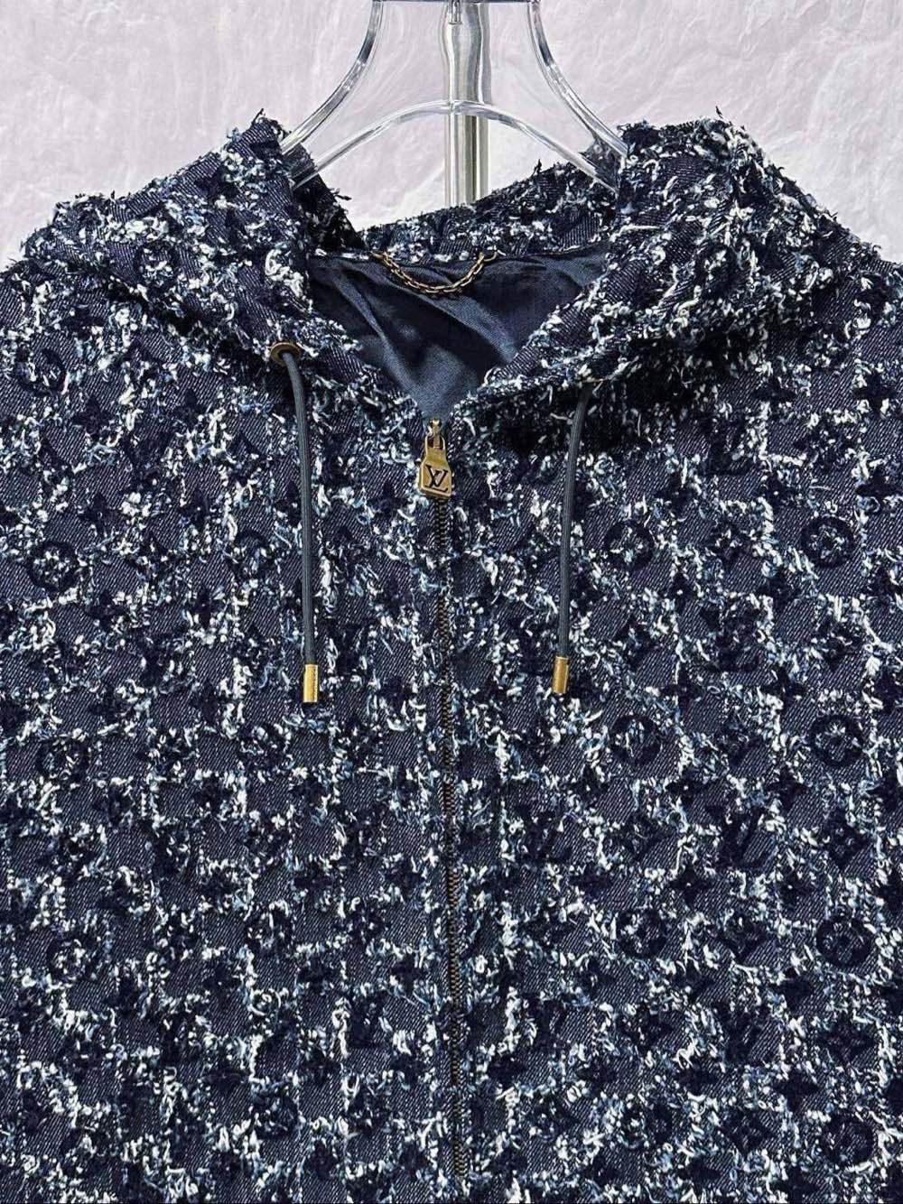 Louis Vuitton Louis Vuitton Textured Monogram Hooded Jacket US M Size US M / EU 48-50 / 2 - 8 Thumbnail