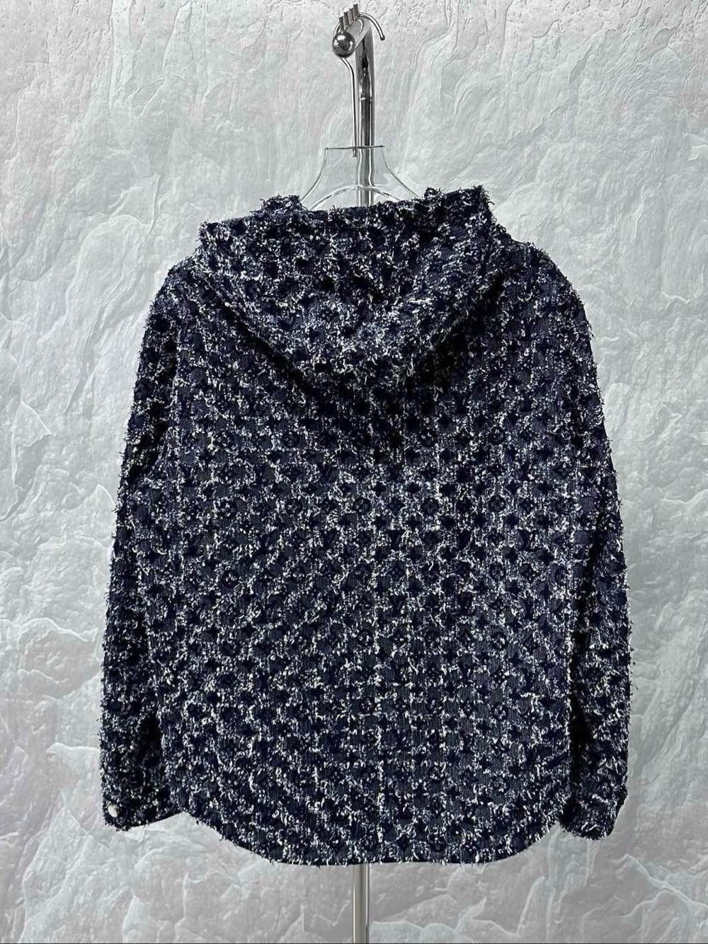 Louis Vuitton Louis Vuitton Textured Monogram Hooded Jacket US M Size US M / EU 48-50 / 2 - 2 Thumbnail