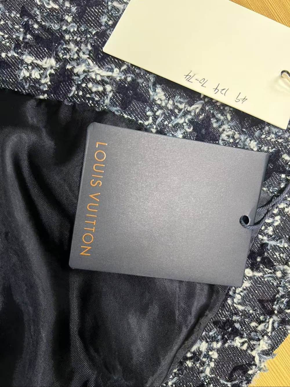 Louis Vuitton Louis Vuitton Textured Monogram Hooded Jacket US M Size US M / EU 48-50 / 2 - 5 Thumbnail