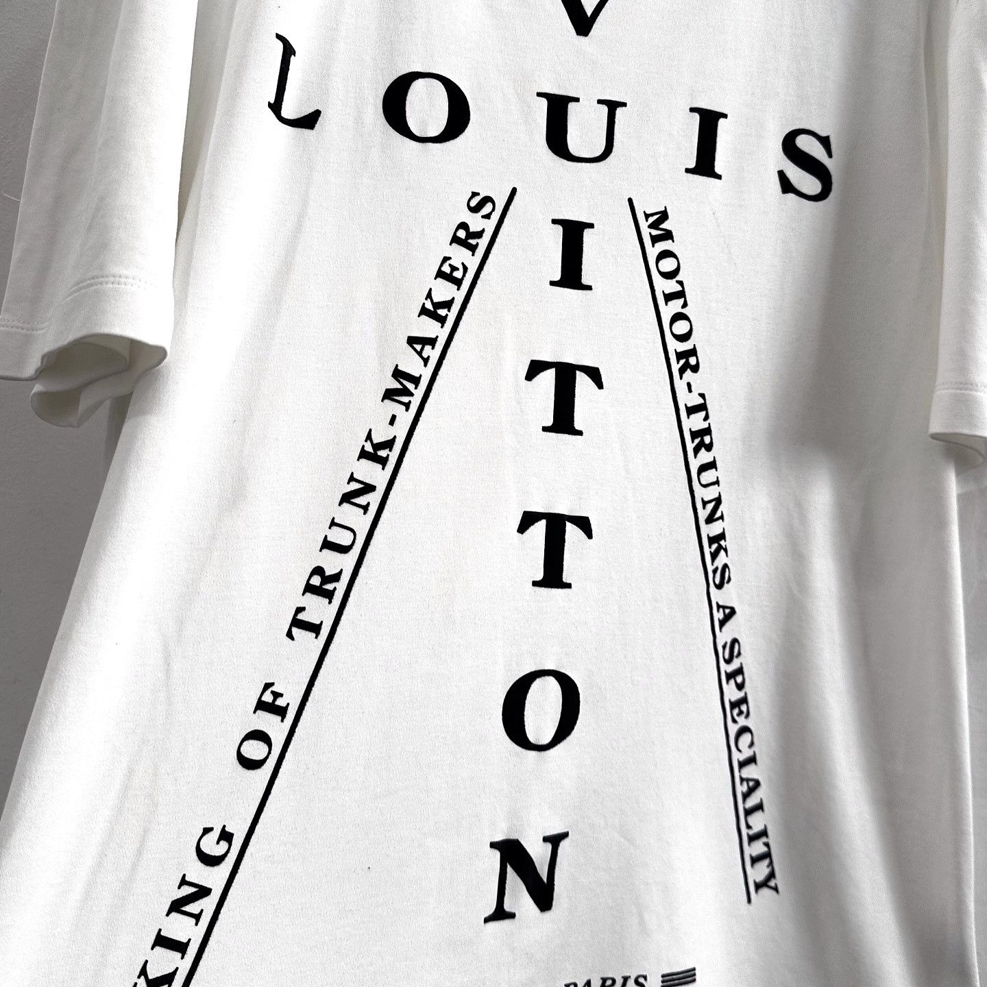 Louis Vuitton Louis Vuitton King of Trunk-Makers T-Shirt Size XL Size US XL / EU 56 / 4 - 9 Thumbnail
