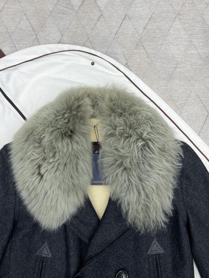 Louis Vuitton Louis Vuitton Mouton Collar Wool Coat Size M Size US M / EU 48-50 / 2 - 5 Thumbnail
