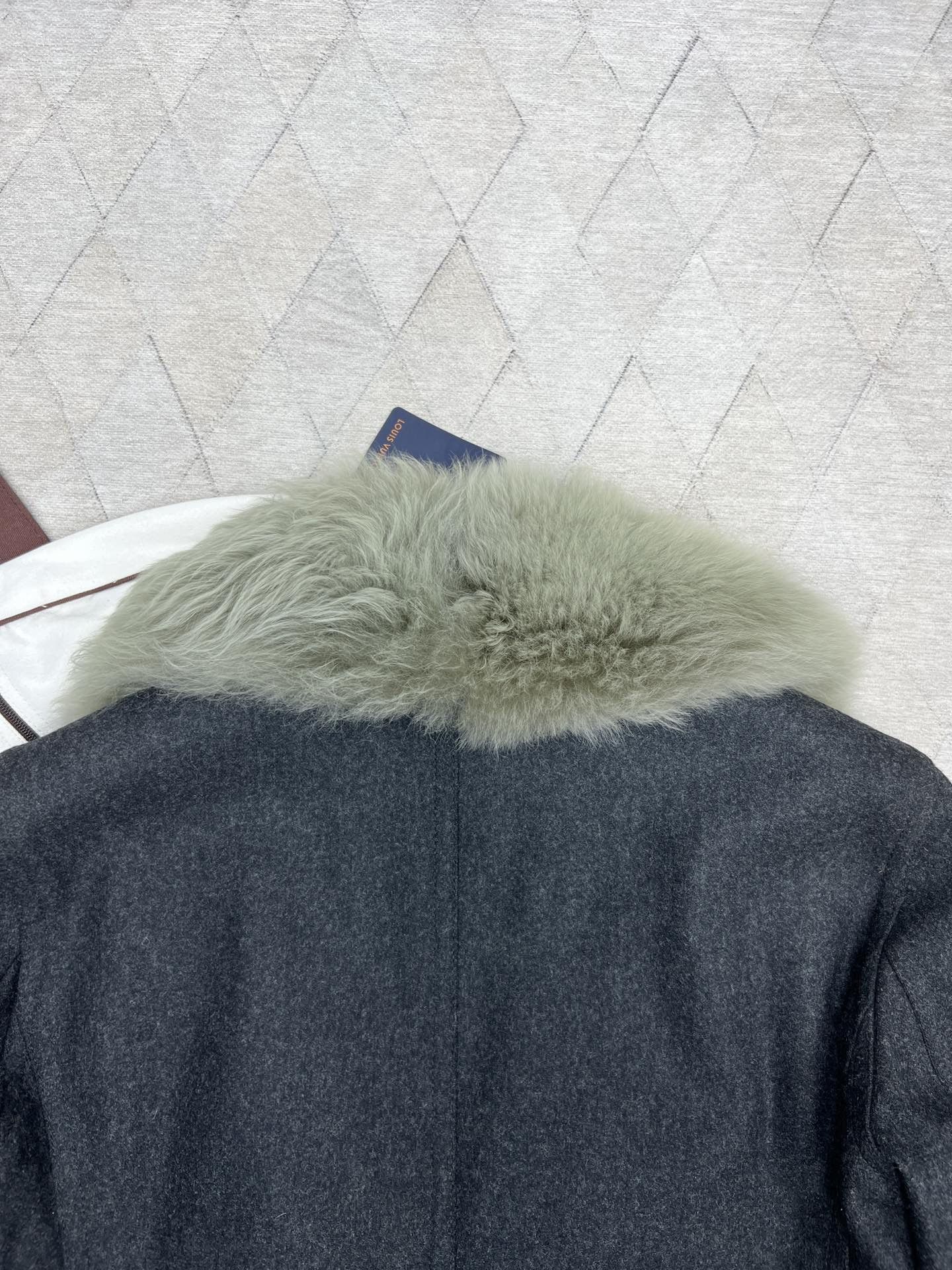 Louis Vuitton Louis Vuitton Mouton Collar Wool Coat Size M Size US M / EU 48-50 / 2 - 6 Thumbnail