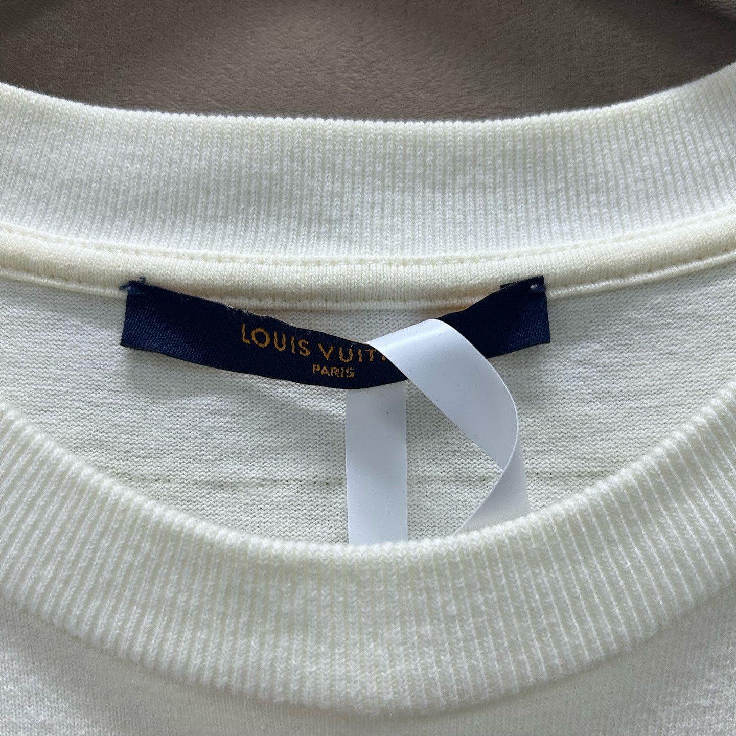 Louis Vuitton Louis Vuitton Logo Embroidered T-Shirt White Size L Size US L / EU 52-54 / 3 - 3 Thumbnail