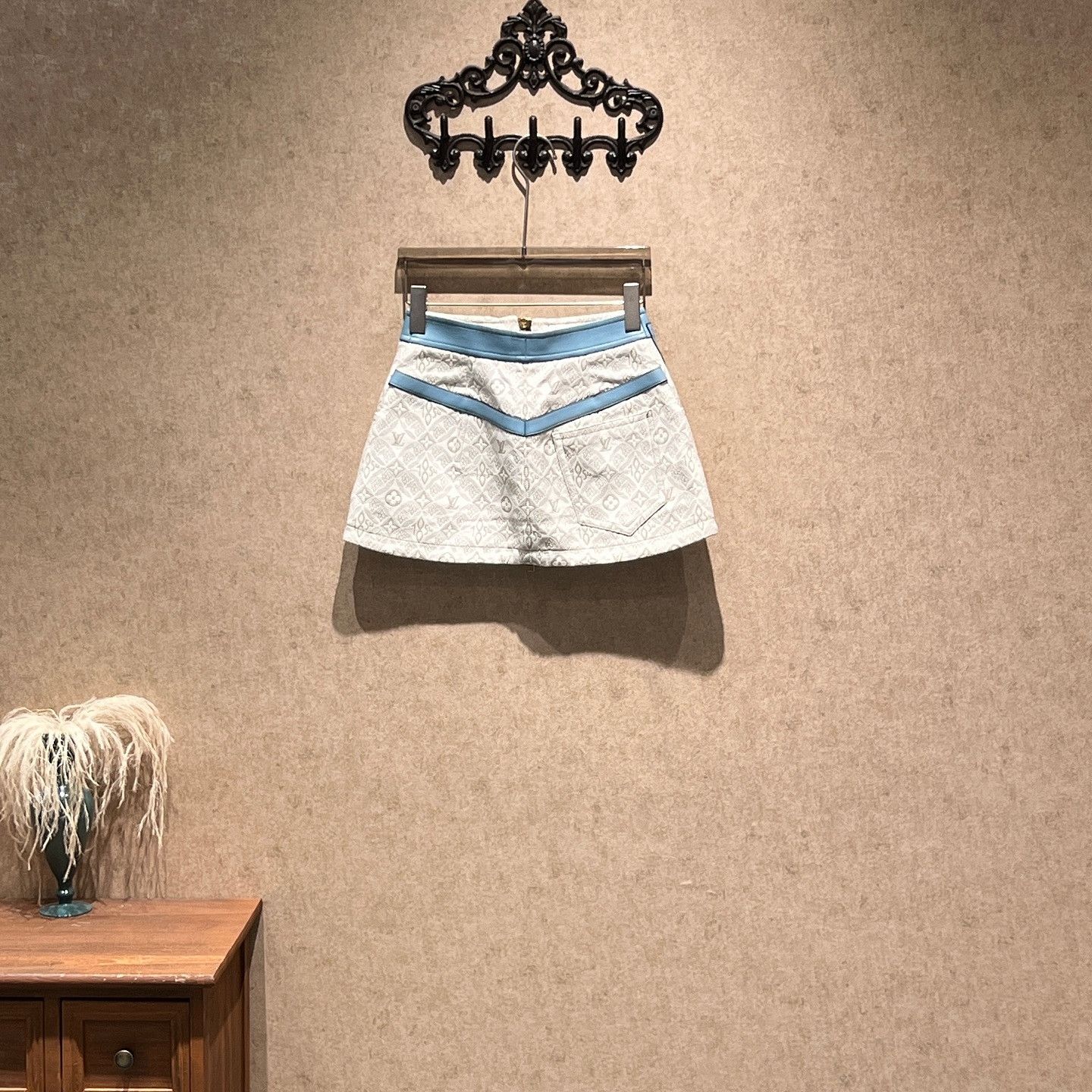 Louis Vuitton Louis Vuitton Monogram Mini Skirt Size 40 Size 28" / US 6 / IT 42 - 2 Thumbnail