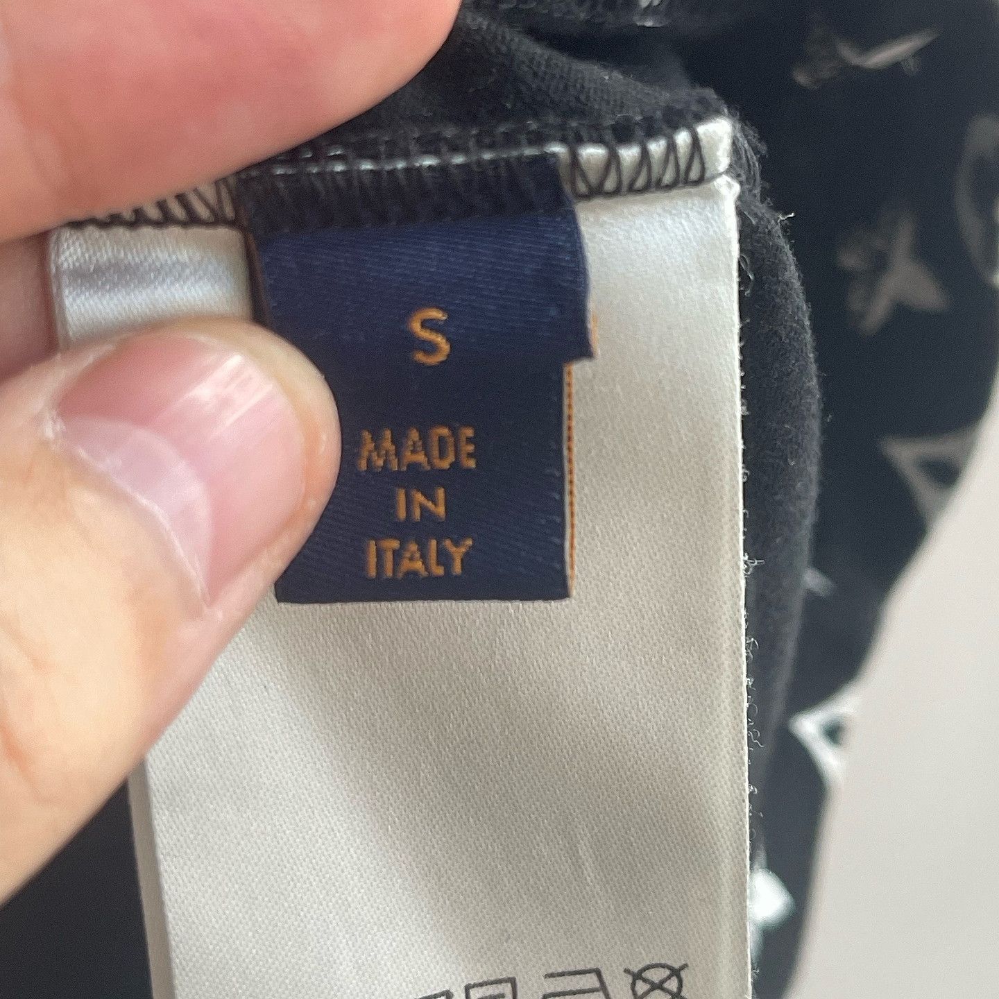Louis Vuitton Louis Vuitton Monogram Gradient T-Shirt Size S Size US S / EU 44-46 / 1 - 4 Thumbnail