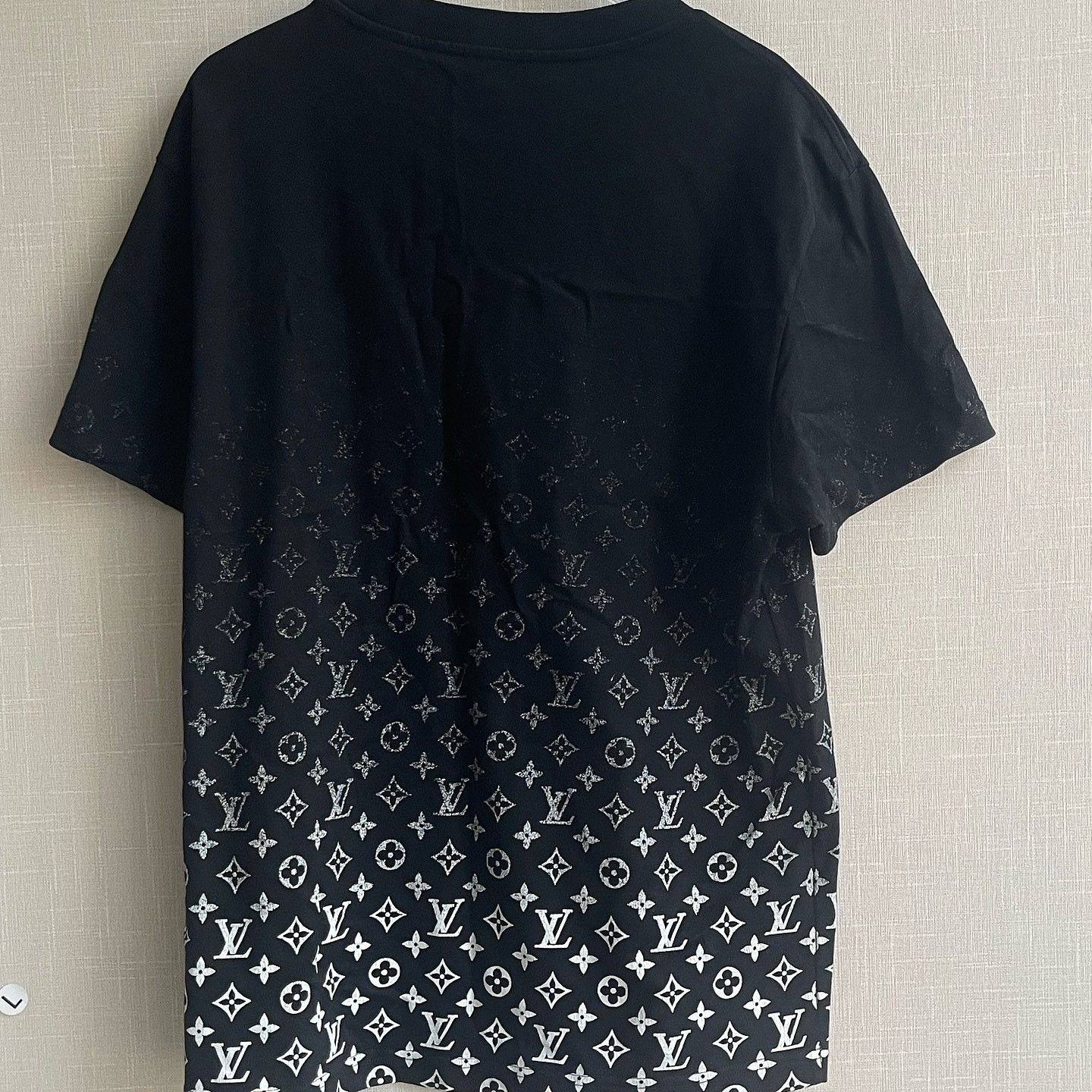 Louis Vuitton Louis Vuitton Monogram Gradient T-Shirt Size S Size US S / EU 44-46 / 1 - 2 Thumbnail