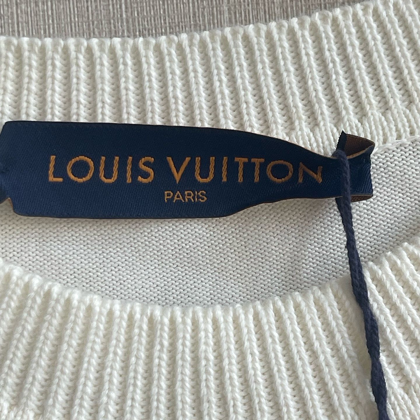 Louis Vuitton Louis Vuitton Embroidered Logo T-Shirt Size S Size US S / EU 44-46 / 1 - 3 Thumbnail