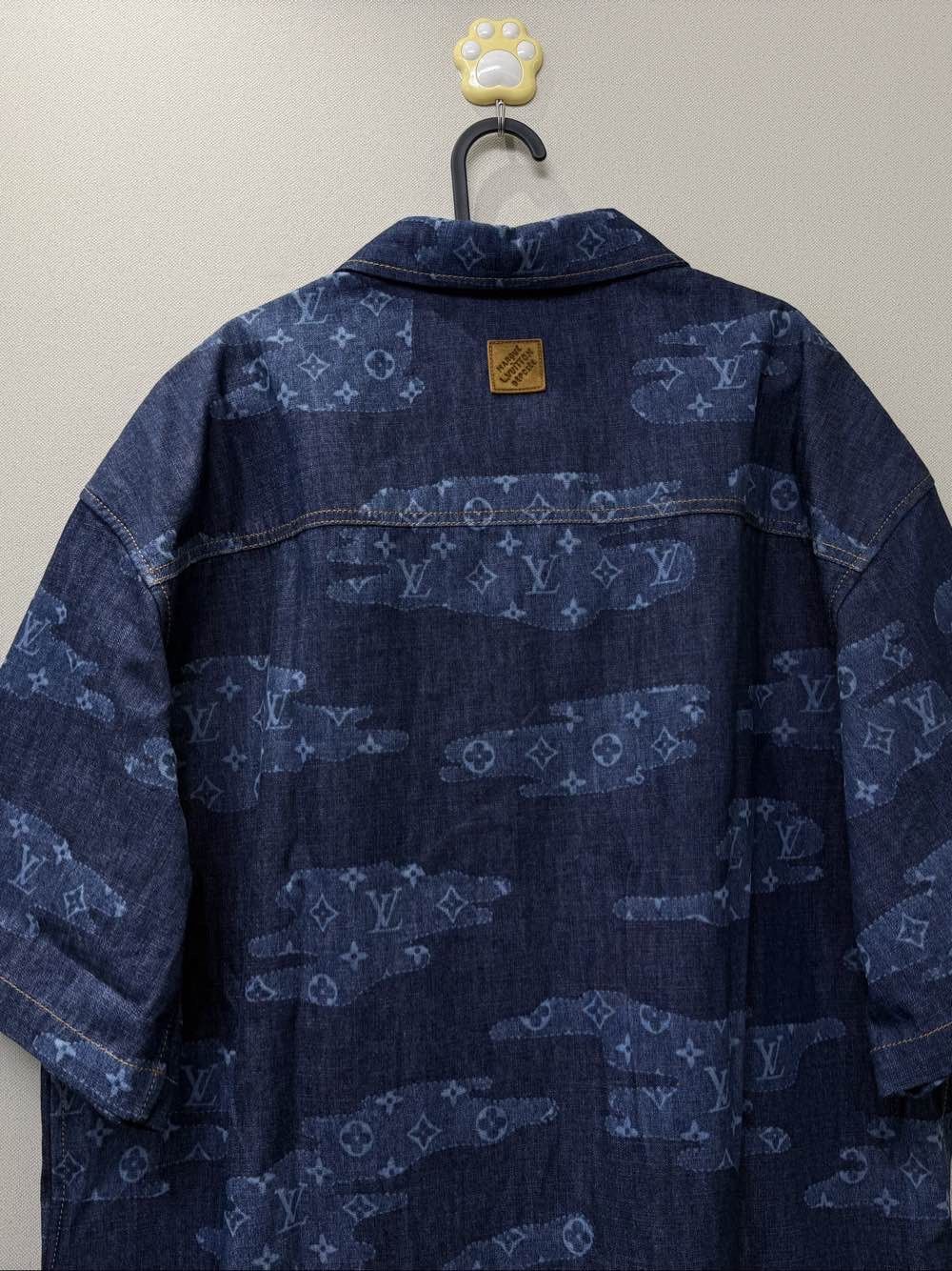 Louis Vuitton Louis Vuitton Monogram Denim Shirt Size XL Size US XL / EU 56 / 4 - 5 Thumbnail