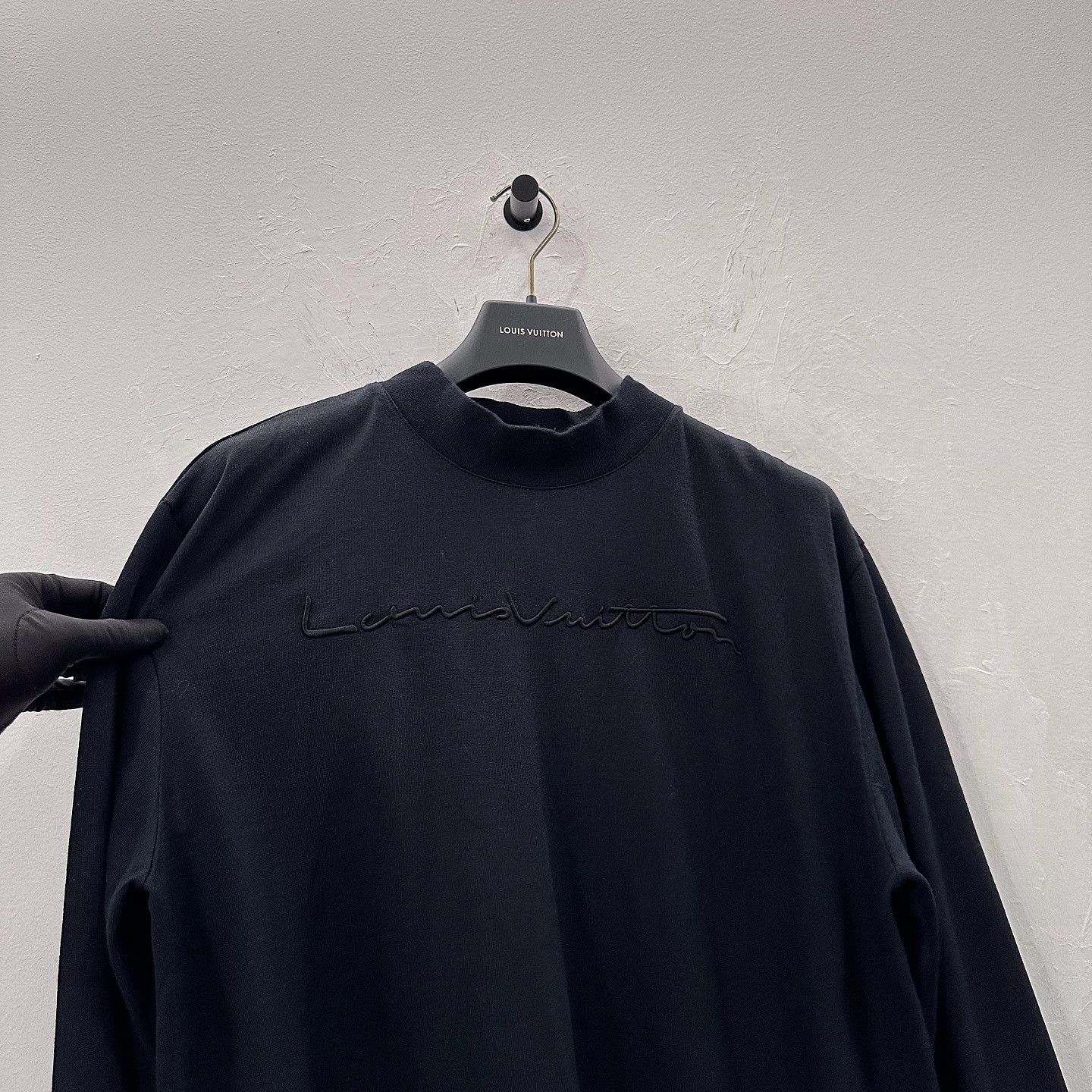 Louis Vuitton Louis Vuitton Embroidered Logo Wool Sweater Size XL Size US XL / EU 56 / 4 - 9 Thumbnail