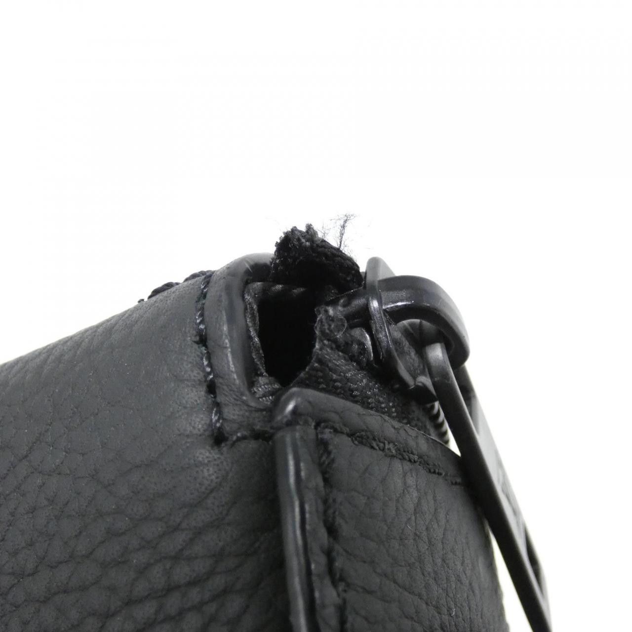 Louis Vuitton Louis Vuitton Louis Vuitton LV Aerogram Calf Shoulder Bag Leather Shoulder Bag M83563 DUTY FREE for USA Size ONE SIZE - 3 Thumbnail