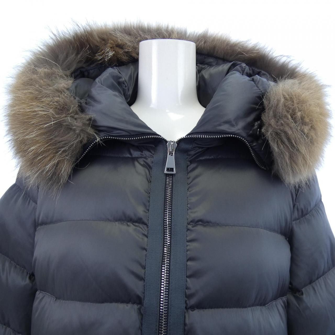Moncler Moncler Moncler TINUVIEL Down Coat Textile Outerwear TINUVIEL DUTY FREE for USA Size ONE SIZE - 7 Thumbnail