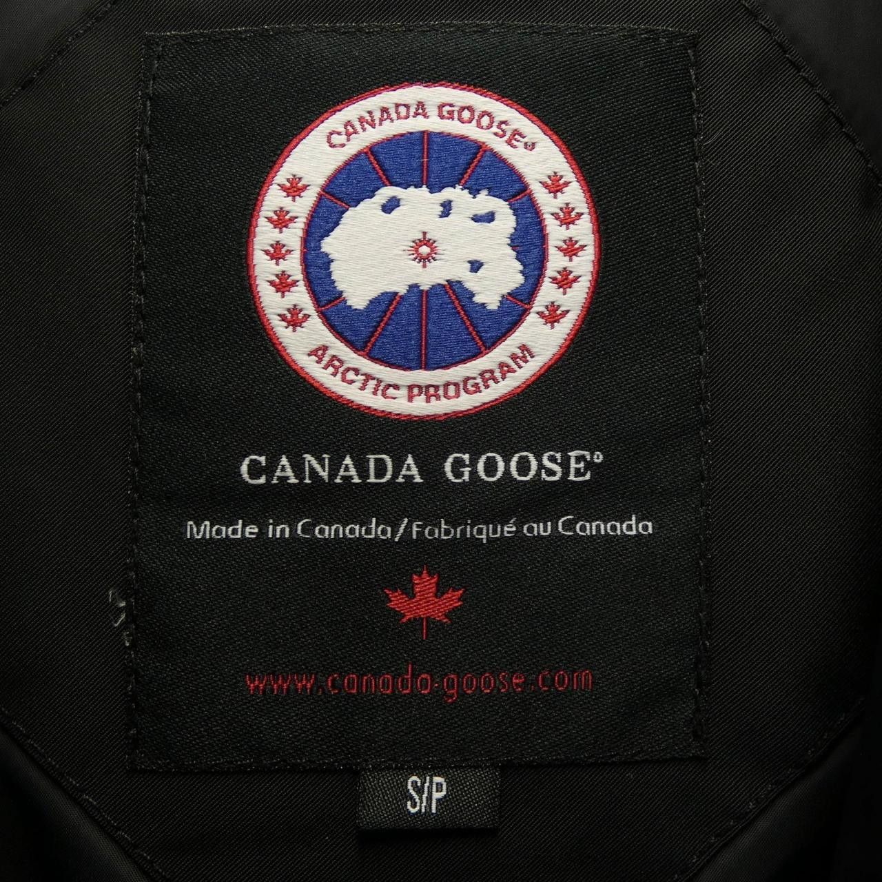Canada Goose Canada Goose Canada Goose Riverton Down Coat Textile Outerwear 3461JM DUTY FREE for USA Size ONE SIZE - 4 Thumbnail