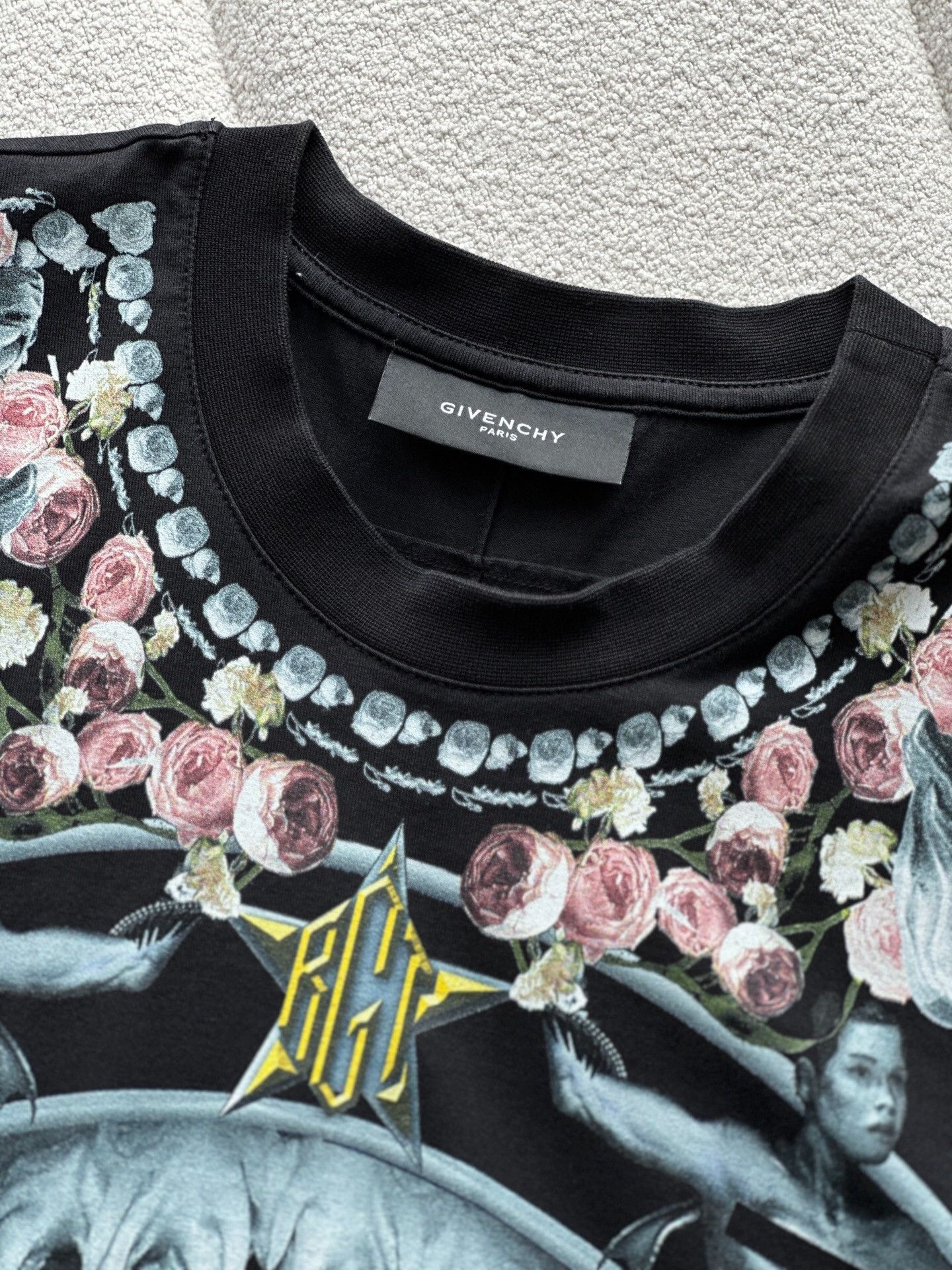 Givenchy Givenchy Shark Mouth Print T-shirt Size US XS / EU 42 / 0 - 4 Thumbnail