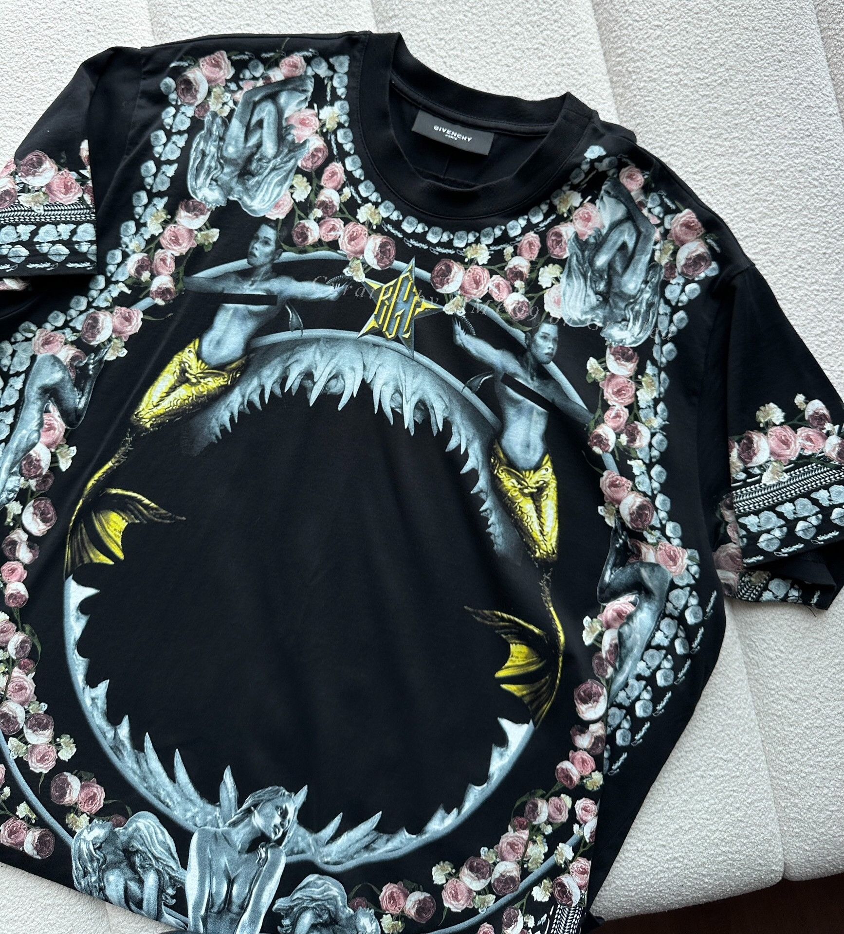 Givenchy Givenchy Shark Mouth Print T-shirt Size US XS / EU 42 / 0 - 3 Thumbnail