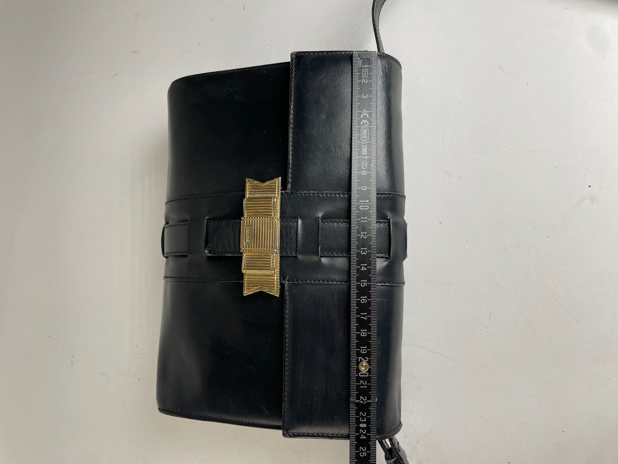 Celine Classic Shoulder Bag Black Leather Gold Detail Size ONE SIZE - 15 Thumbnail