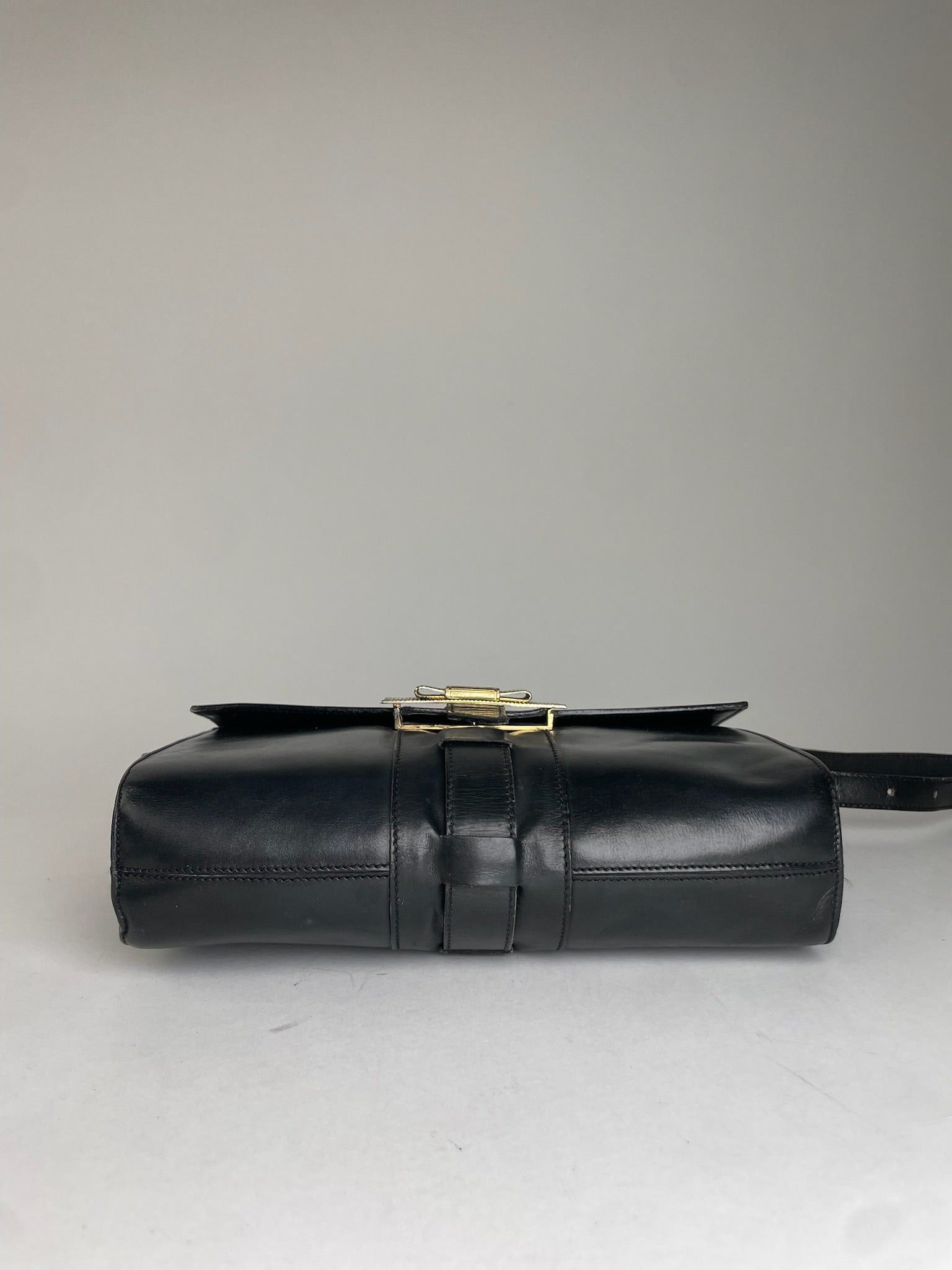 Celine Classic Shoulder Bag Black Leather Gold Detail Size ONE SIZE - 11 Thumbnail