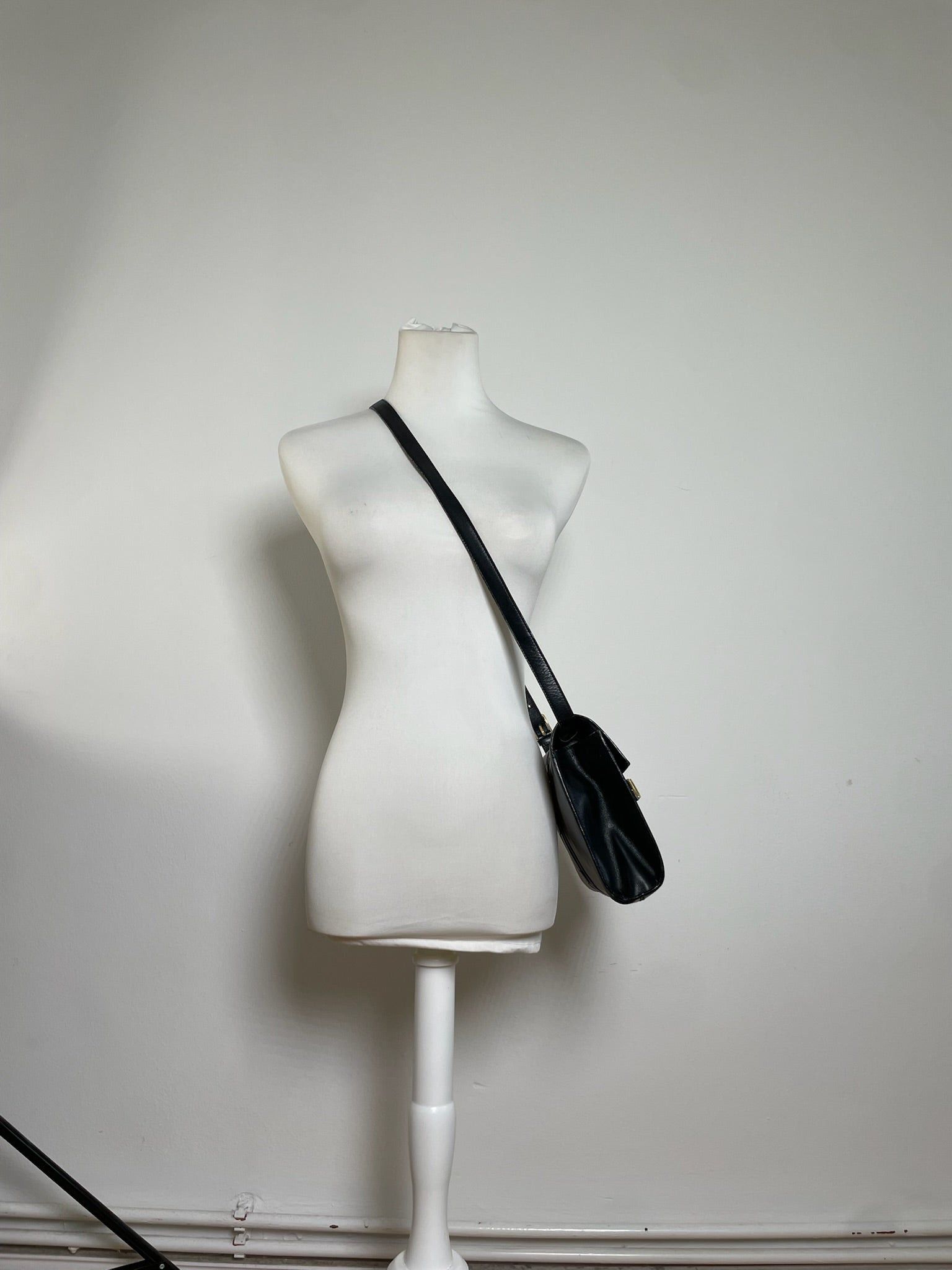 Celine Classic Shoulder Bag Black Leather Gold Detail Size ONE SIZE - 7 Thumbnail