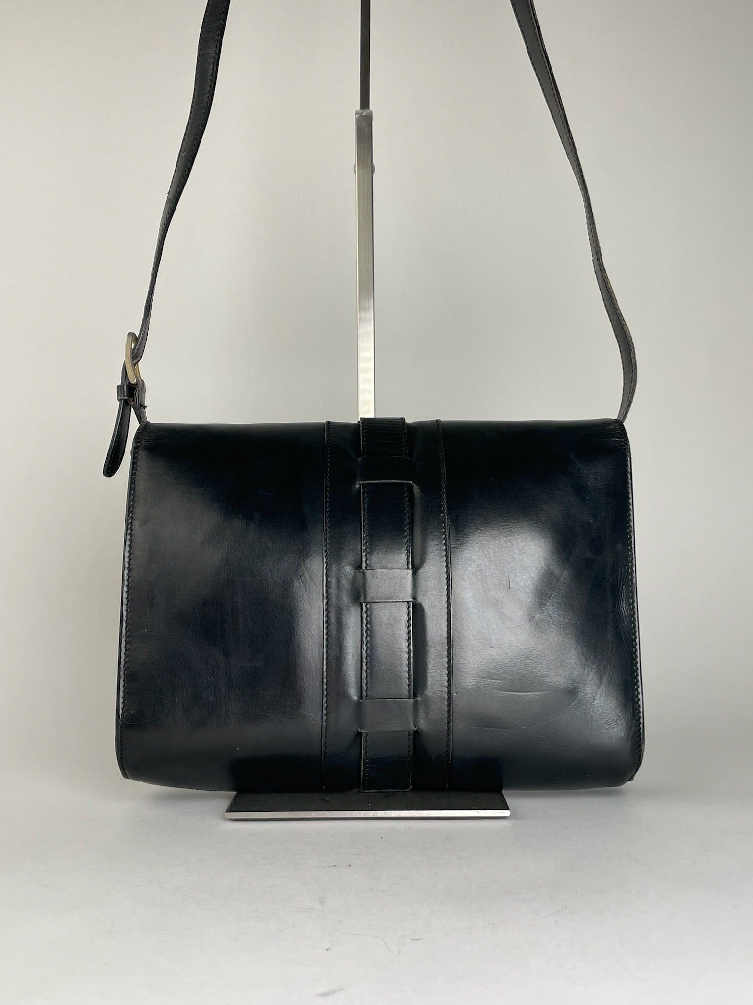 Celine Classic Shoulder Bag Black Leather Gold Detail Size ONE SIZE - 2 Thumbnail