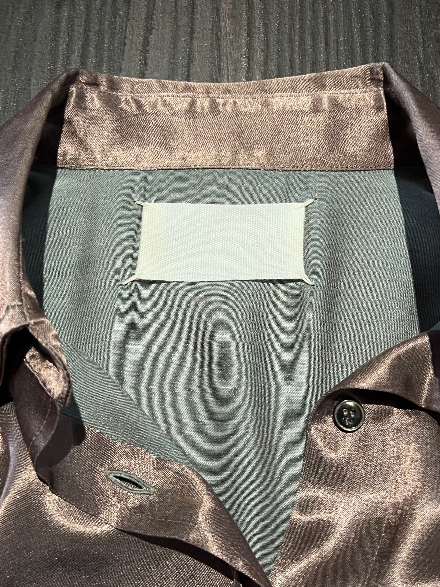 Maison Margiela Maison Martin Margiela 05 FW Gold Metallic Silk Shirt Size S / US 4 / IT 40 - 4 Thumbnail