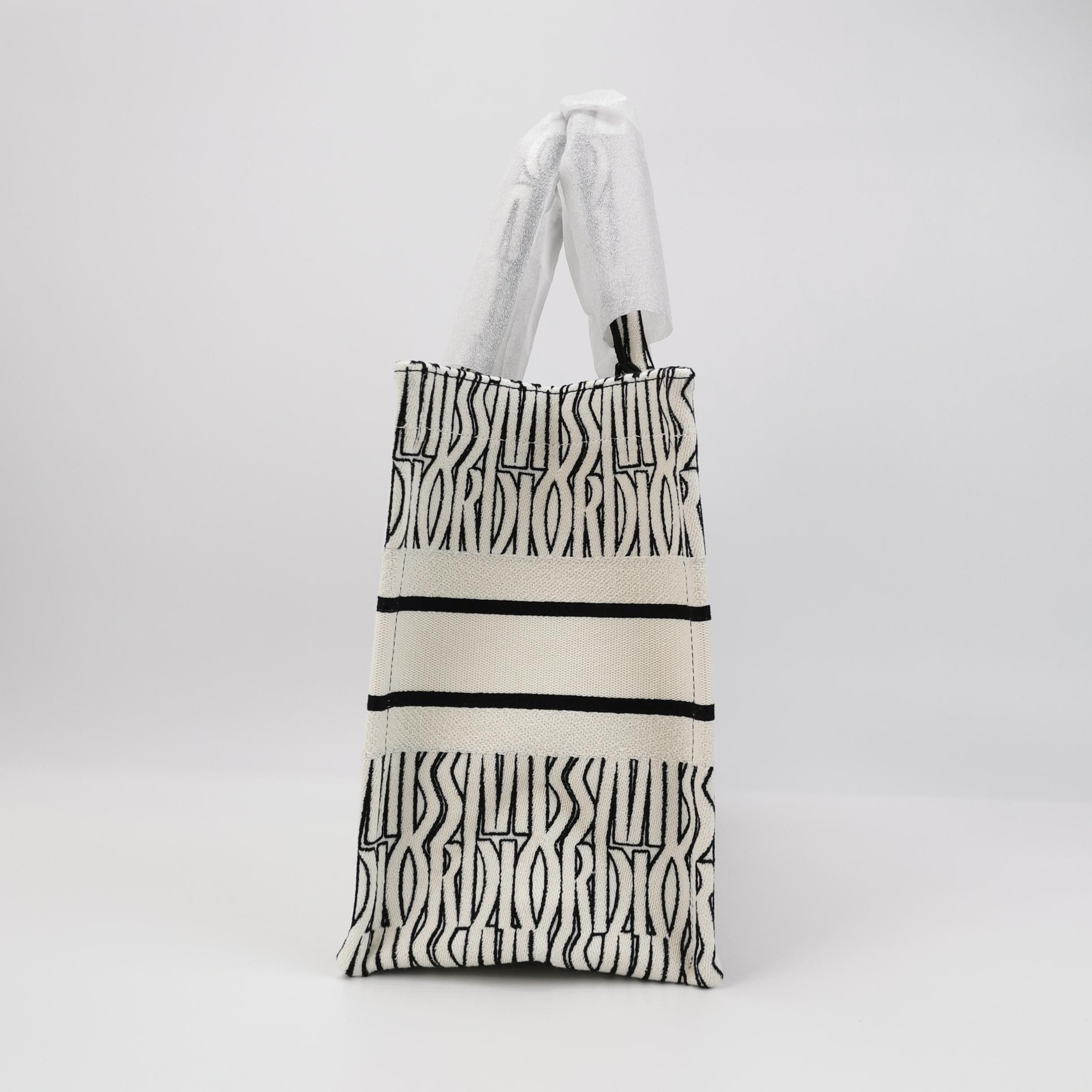 Dior Dior Women os Tote Bags Size ONE SIZE - 3 Thumbnail