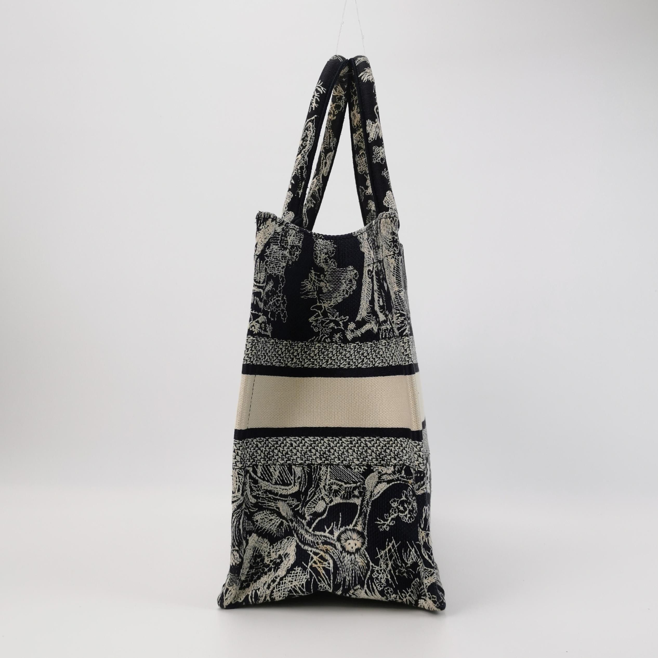 Dior Dior Women os Tote Bags Size ONE SIZE - 3 Thumbnail