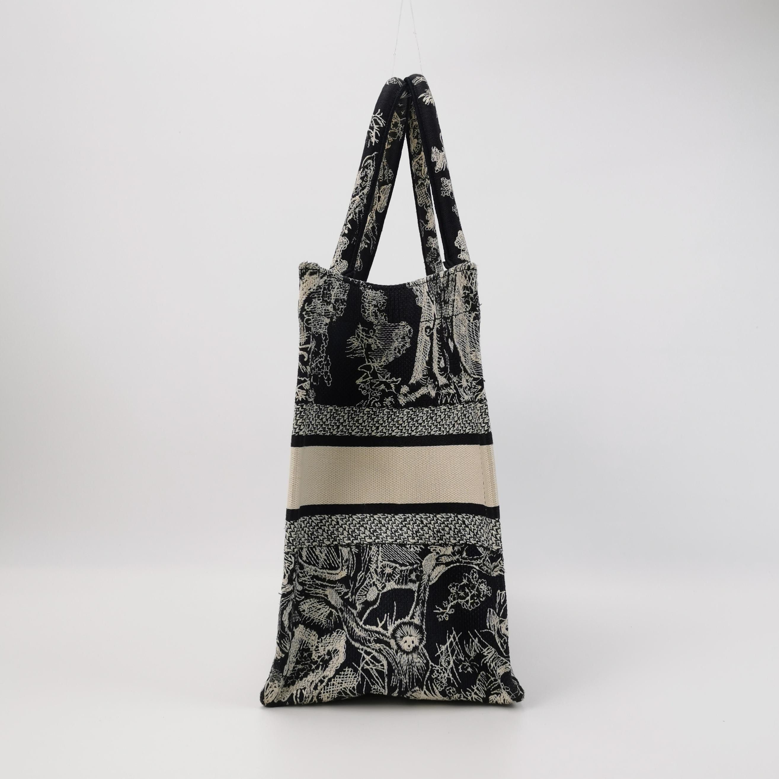 Dior Dior Women os Tote Bags Size ONE SIZE - 4 Thumbnail