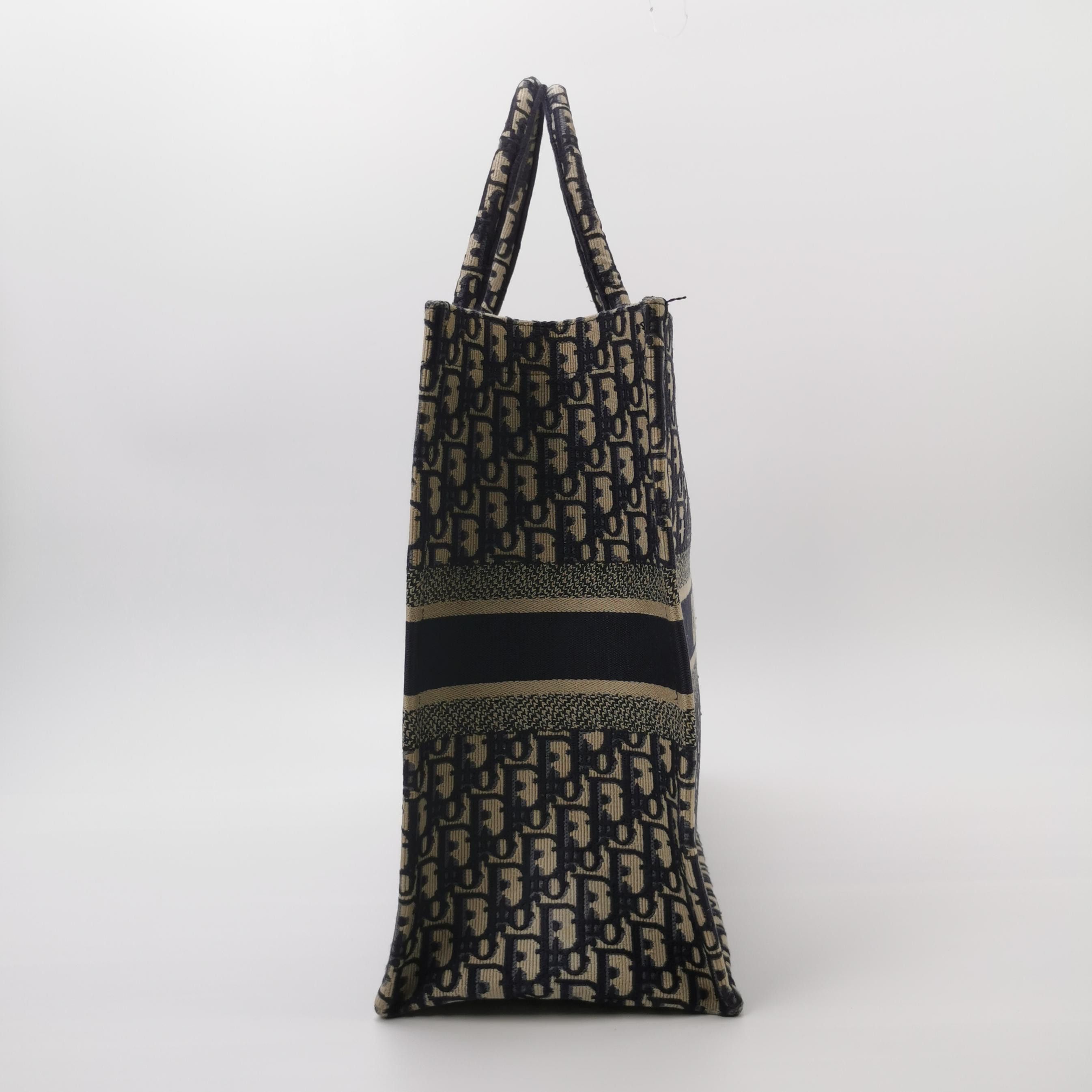 Dior Dior Women os Tote Bags Size ONE SIZE - 4 Thumbnail