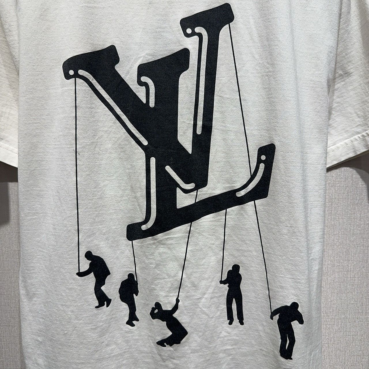 Louis Vuitton Louis Vuitton Puppet Print T-Shirt Size L Size US L / EU 52-54 / 3 - 5 Thumbnail