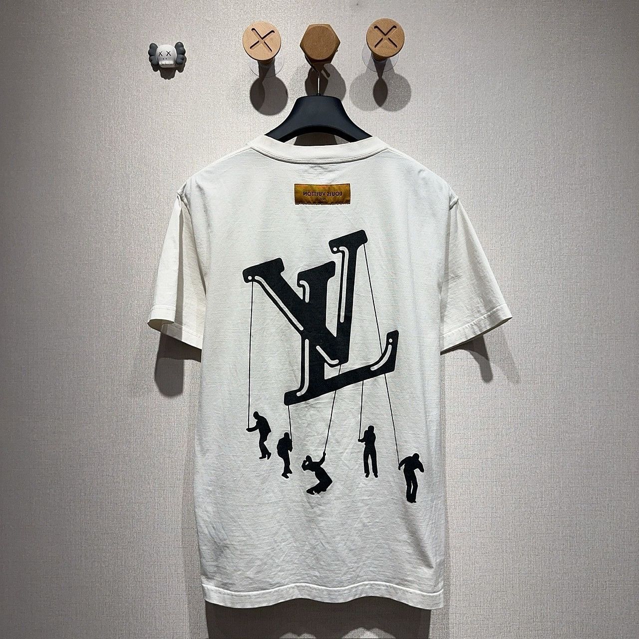 Louis Vuitton Louis Vuitton Puppet Print T-Shirt Size L Size US L / EU 52-54 / 3 - 2 Thumbnail