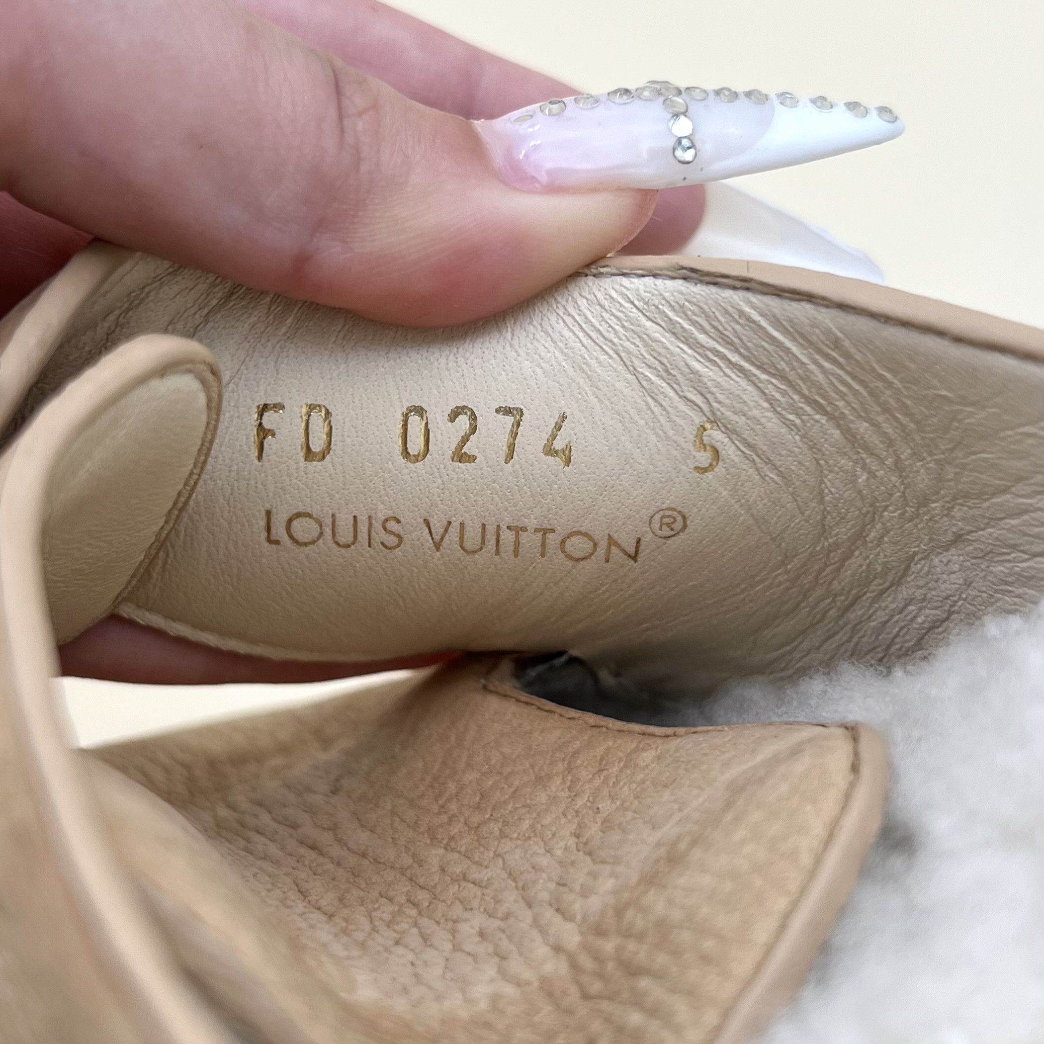 Louis Vuitton Louis Vuitton Easy Leather Shearling Mules Size 6 Size US 6 / EU 39 - 5 Thumbnail