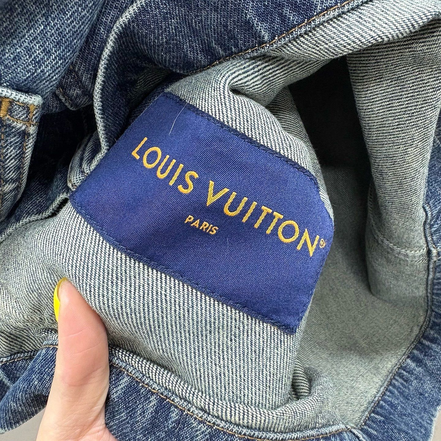 Louis Vuitton Louis Vuitton Monogram Denim Jacket Size 52 Size US L / EU 52-54 / 3 - 3 Thumbnail