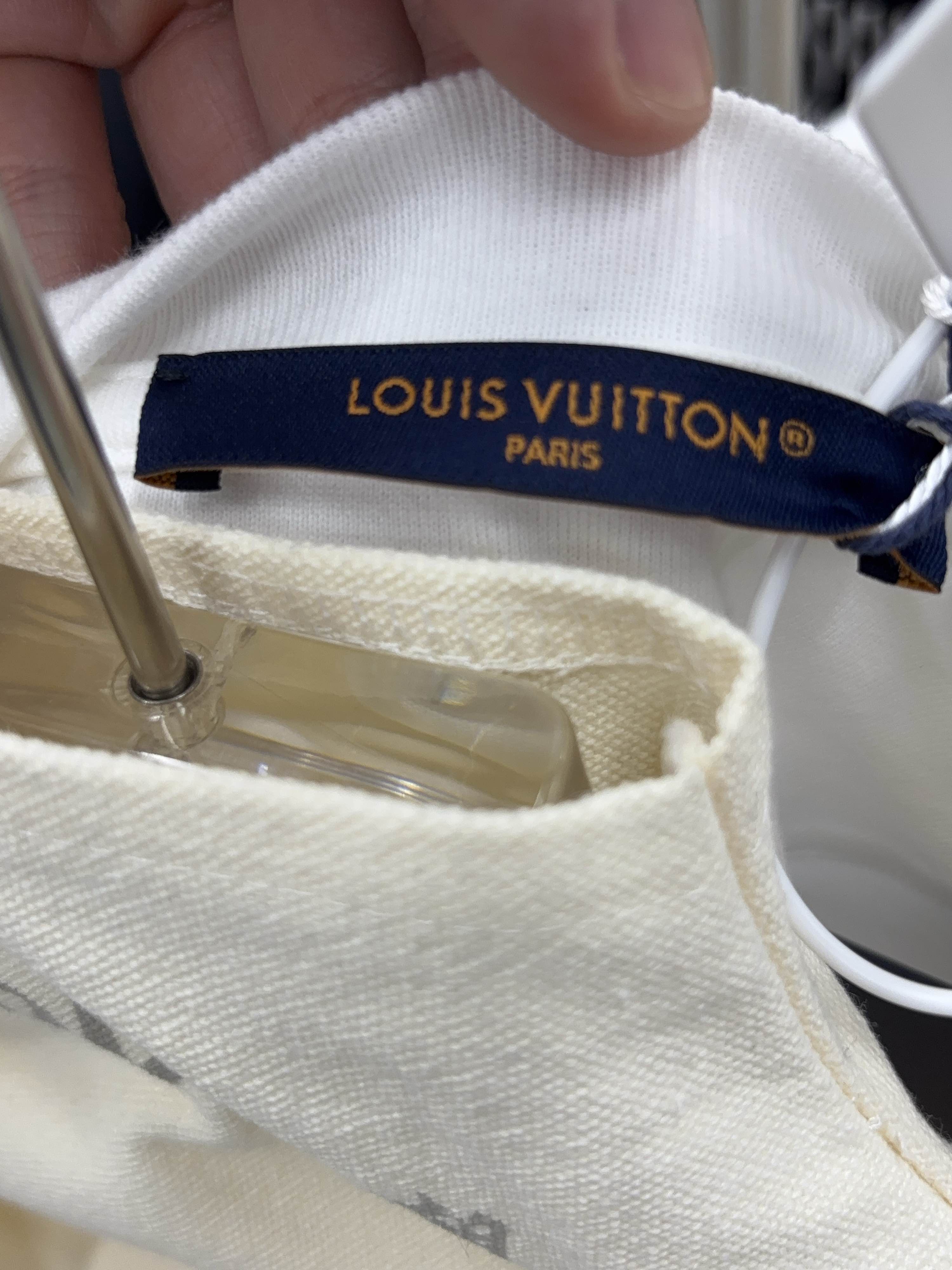 Louis Vuitton Louis Vuitton Ski Print T-Shirt Size XXL Size US XXL / EU 58 / 5 - 3 Thumbnail