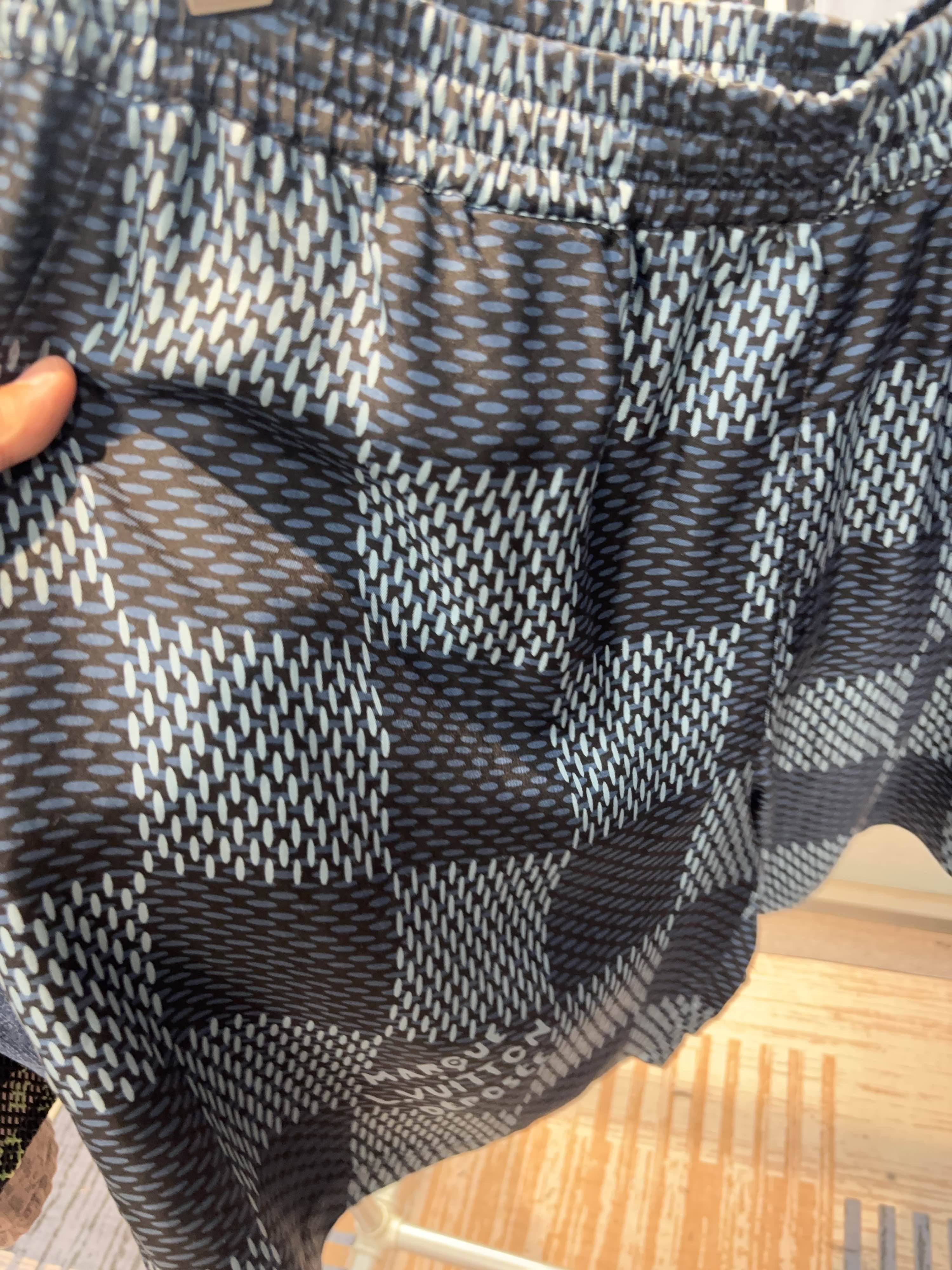 Louis Vuitton Louis Vuitton Damier Silk Shorts Size 56 Size US 40 / EU 56 - 6 Thumbnail