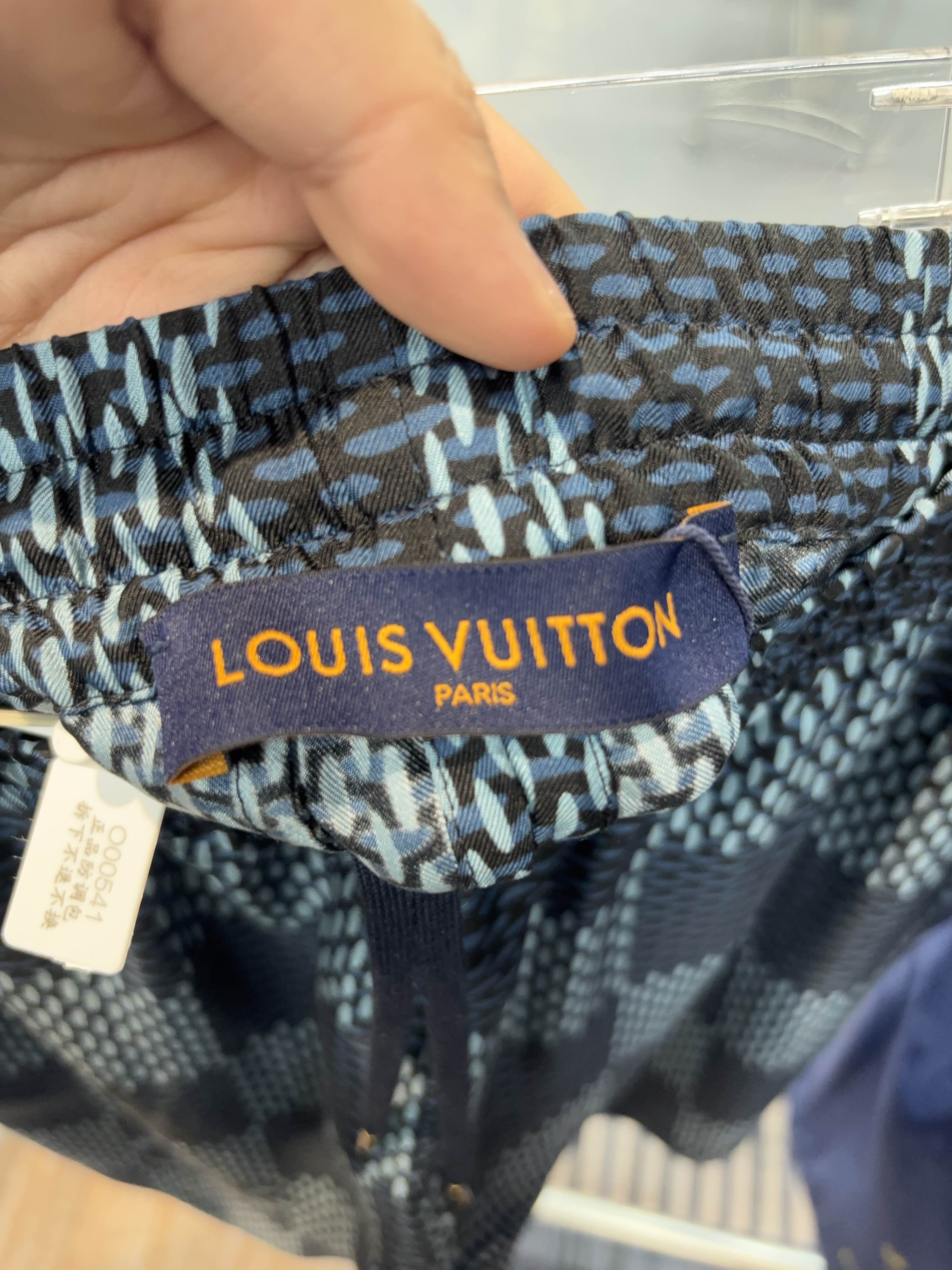 Louis Vuitton Louis Vuitton Damier Silk Shorts Size 56 Size US 40 / EU 56 - 3 Thumbnail