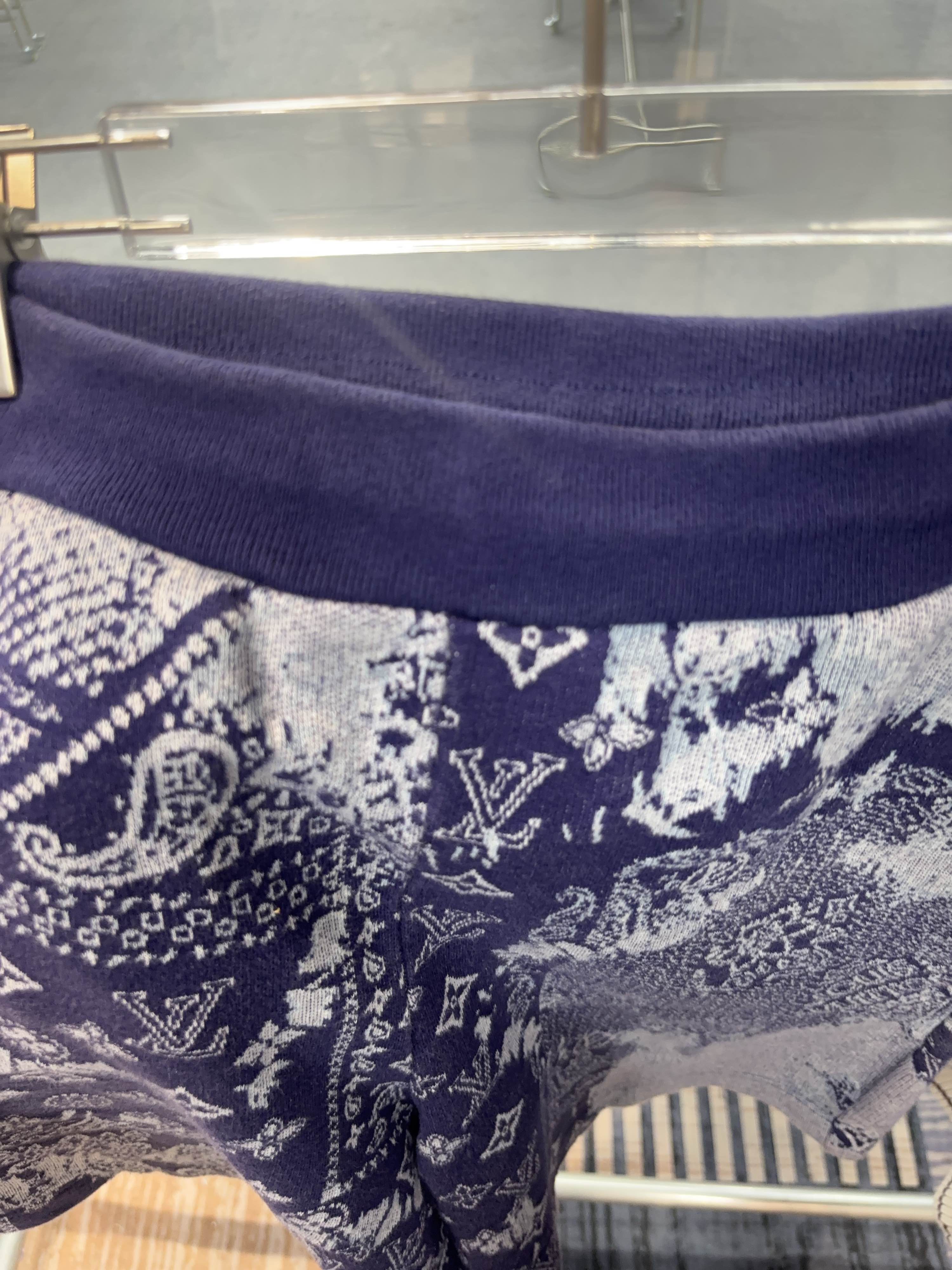 Louis Vuitton Louis Vuitton Monogram Bandana Shorts Size 28 Size US 38 / EU 54 - 5 Thumbnail