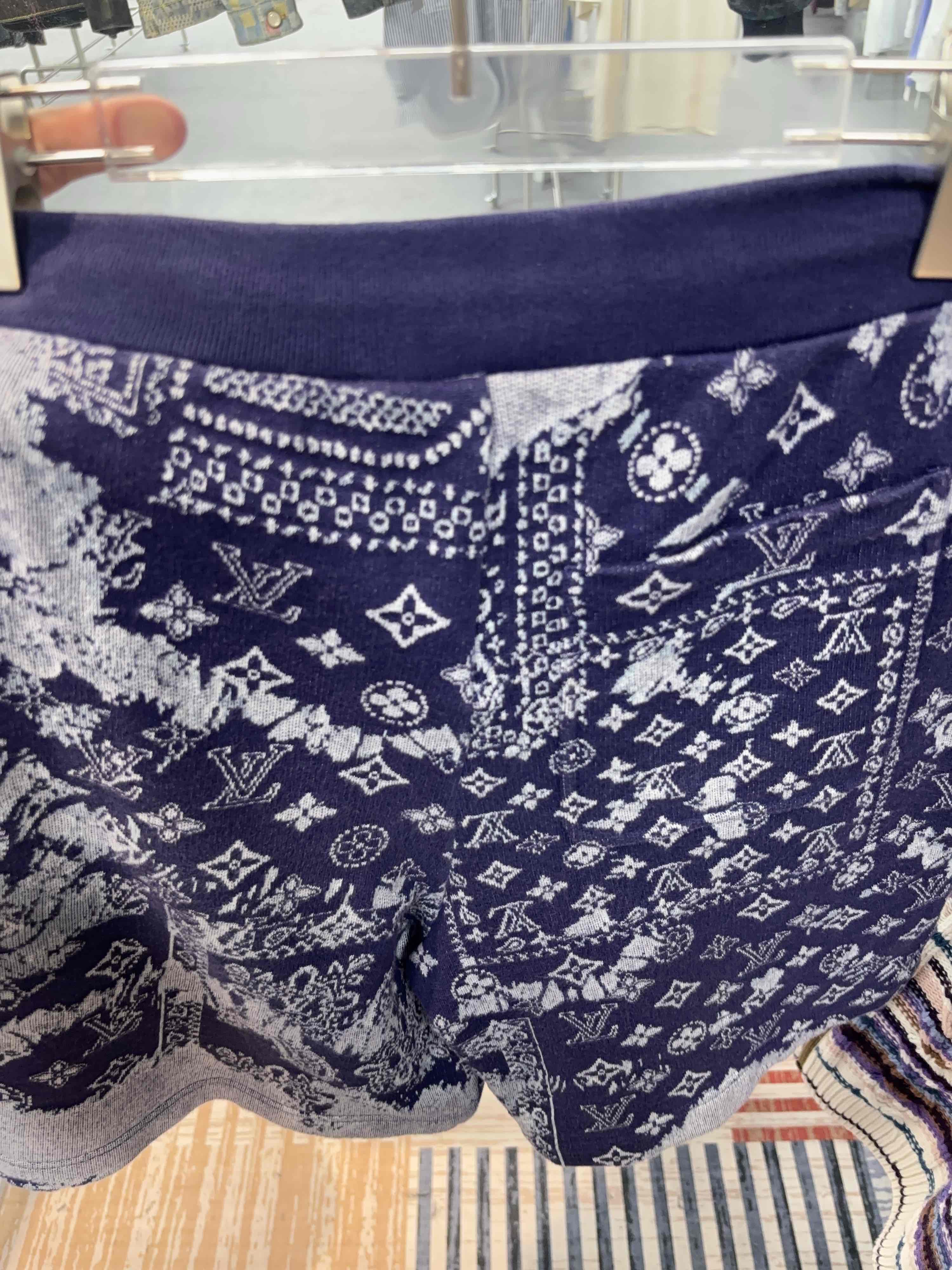 Louis Vuitton Louis Vuitton Monogram Bandana Shorts Size 28 Size US 38 / EU 54 - 8 Thumbnail